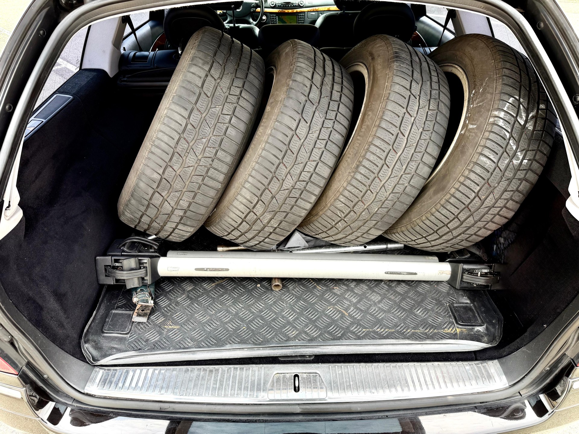 MERCEDES-BENZ E 200 Kompressor Elégance-image-25