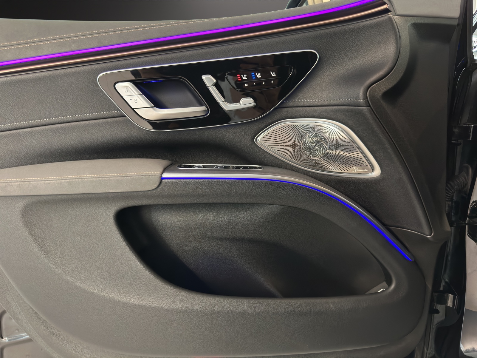 MERCEDES-BENZ EQS SUV 580 4Matic-image-12