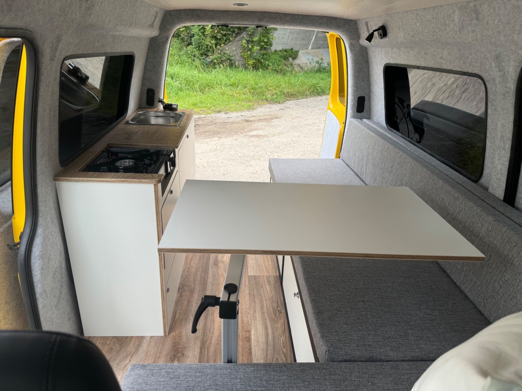VW Caddy Maxi DSG 4Motion Saranda Beach-showroom-element-2