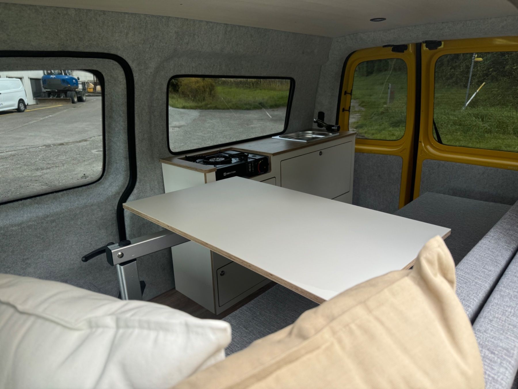 VW Caddy Maxi DSG 4Motion Saranda Beach-showroom-element-3