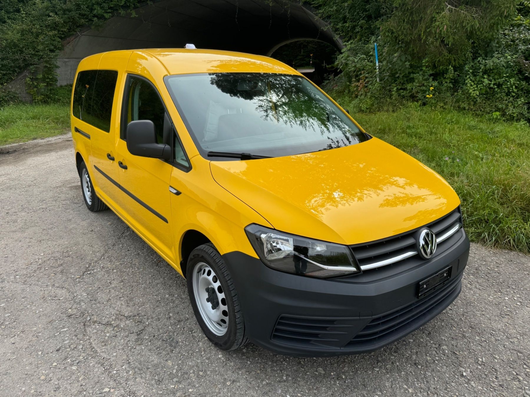 VW Caddy Maxi DSG 4Motion Saranda Beach-image-8