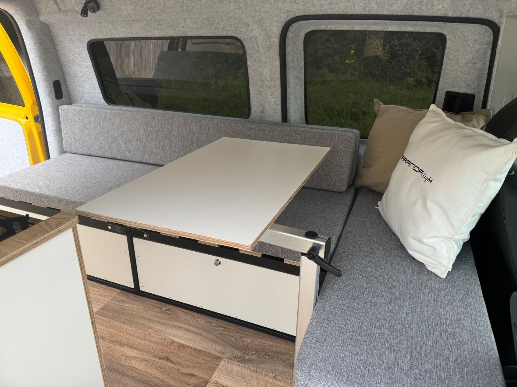 VW Caddy Maxi DSG 4Motion Saranda Beach-showroom-element-1