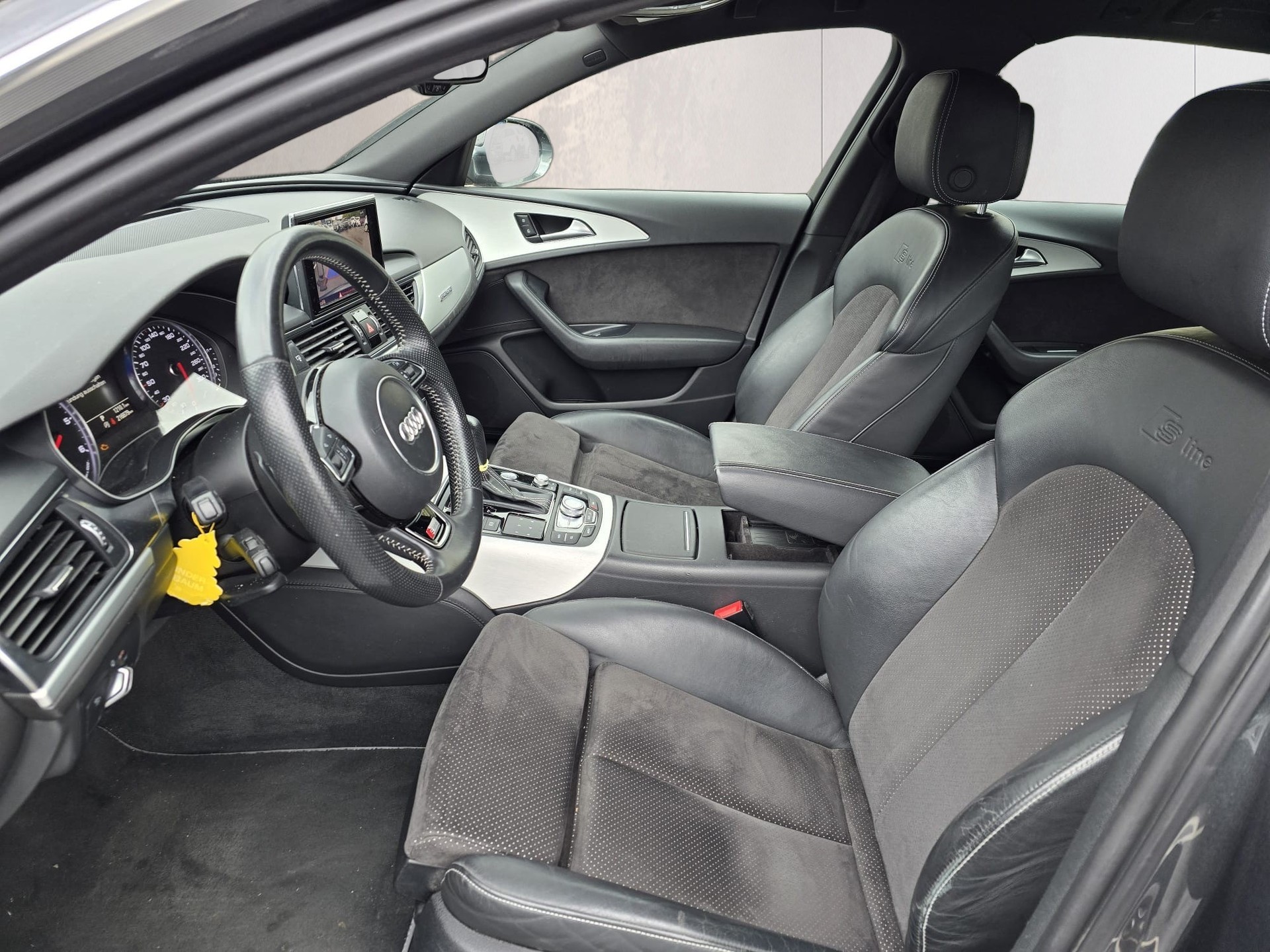 AUDI A6 Avant 3.0 TDI V6 quattro S-tronic-image-15