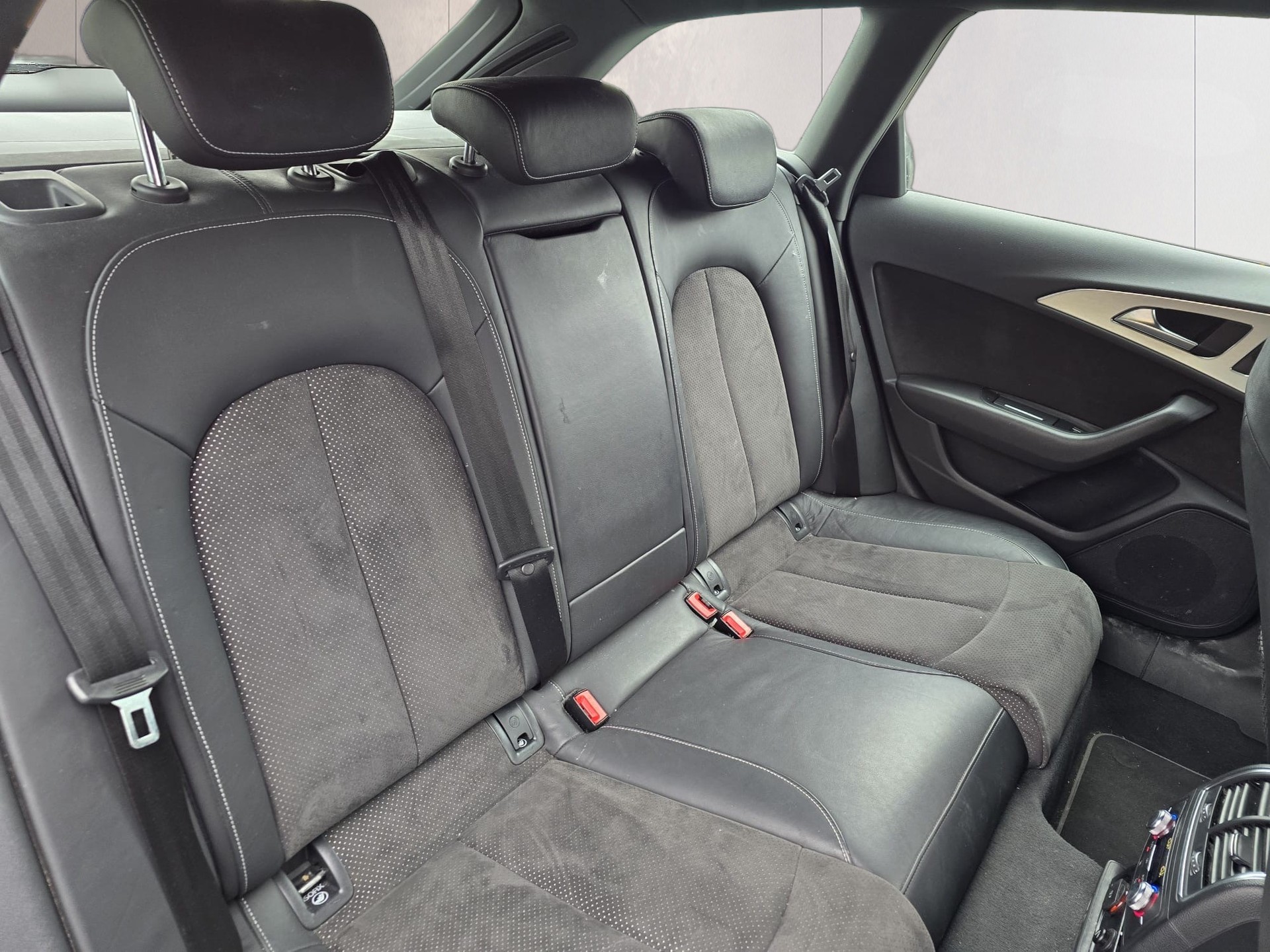 AUDI A6 Avant 3.0 TDI V6 quattro S-tronic-image-17