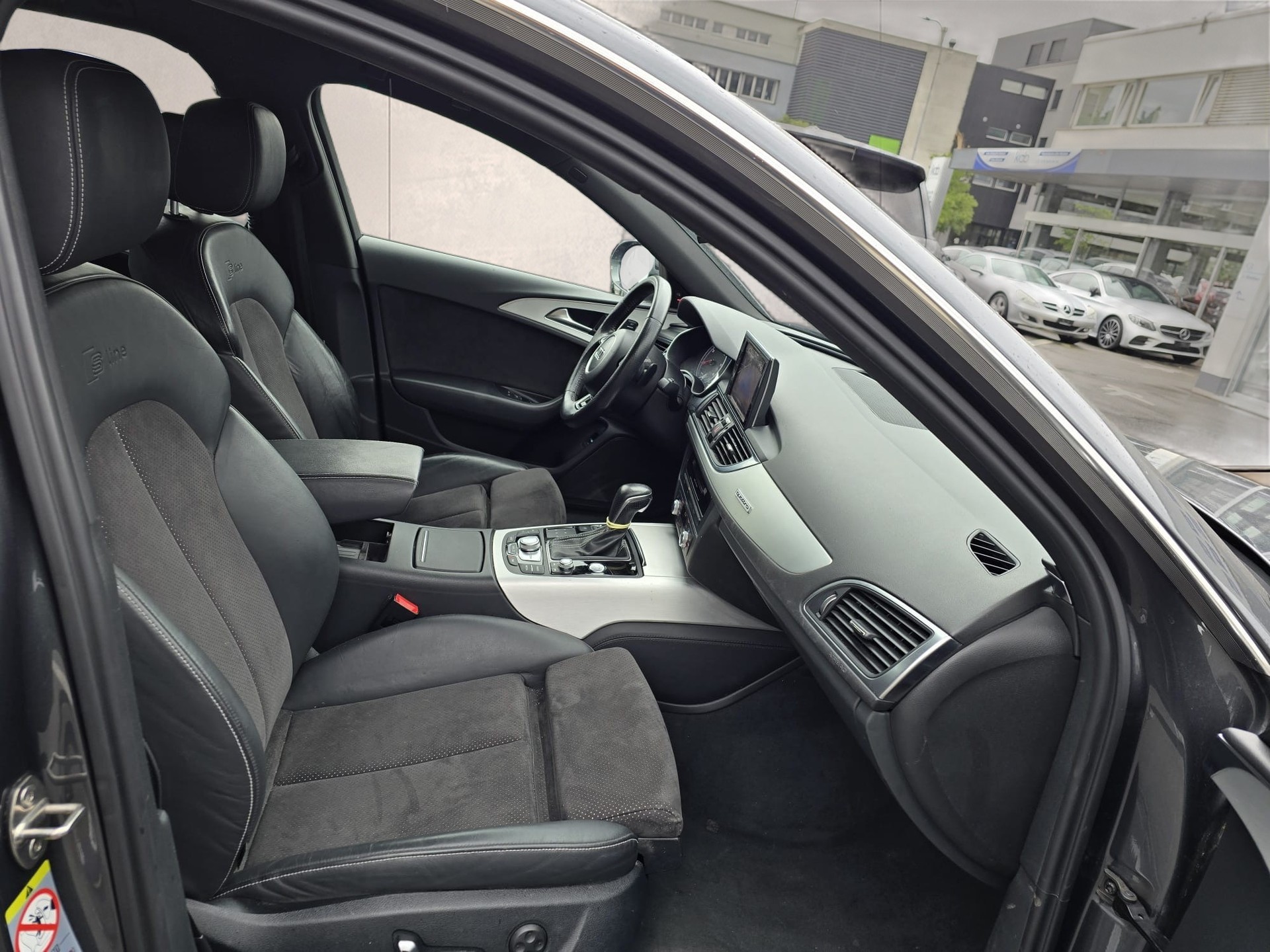 AUDI A6 Avant 3.0 TDI V6 quattro S-tronic-image-16