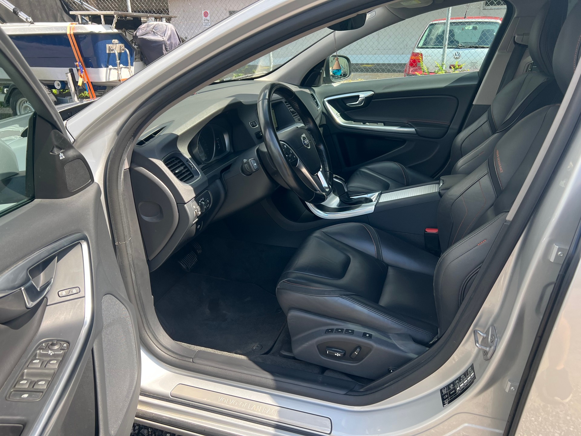 VOLVO V60 D4 AWD OceanRace Geartronic-image-11