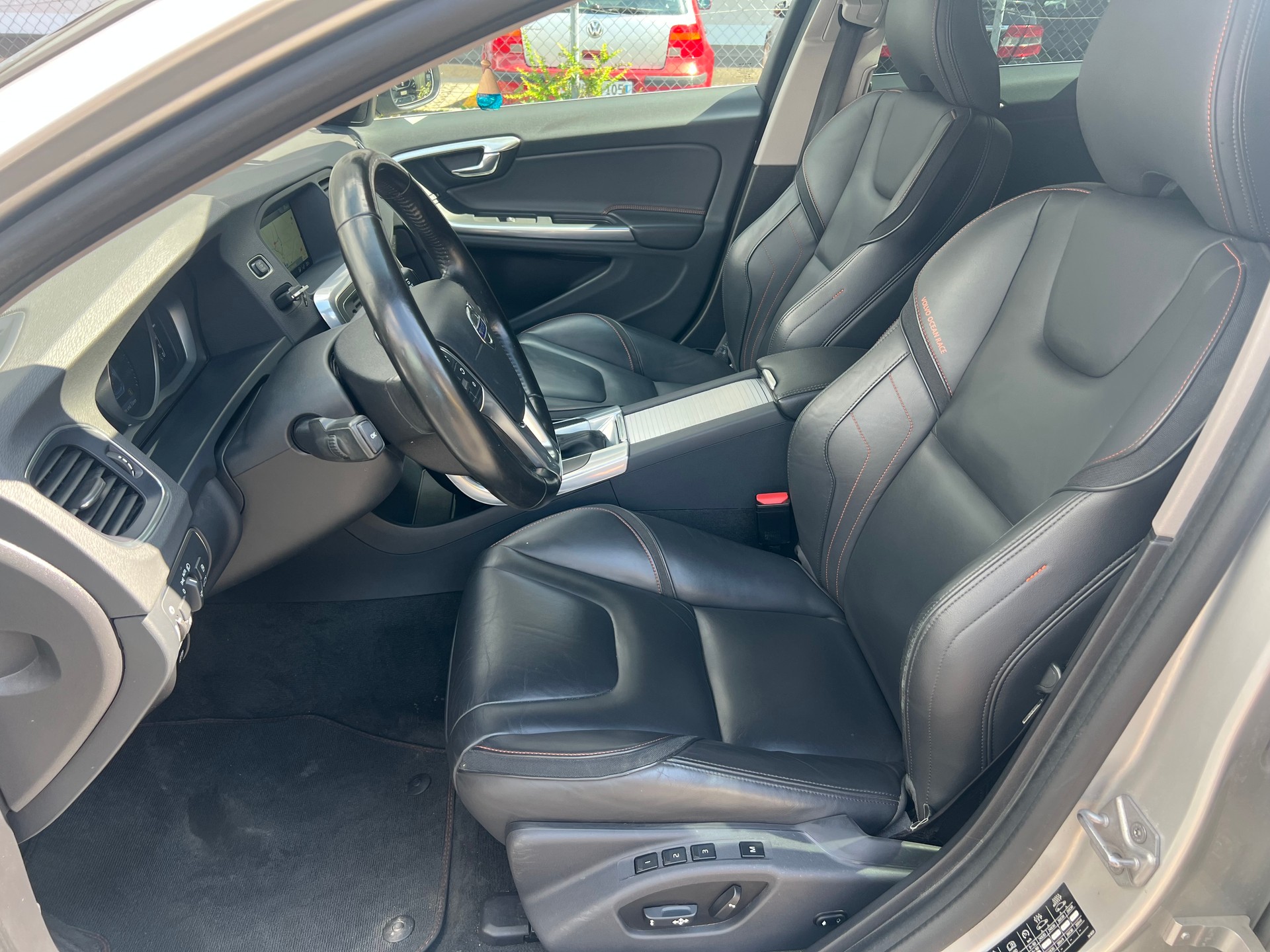 VOLVO V60 D4 AWD OceanRace Geartronic-image-10