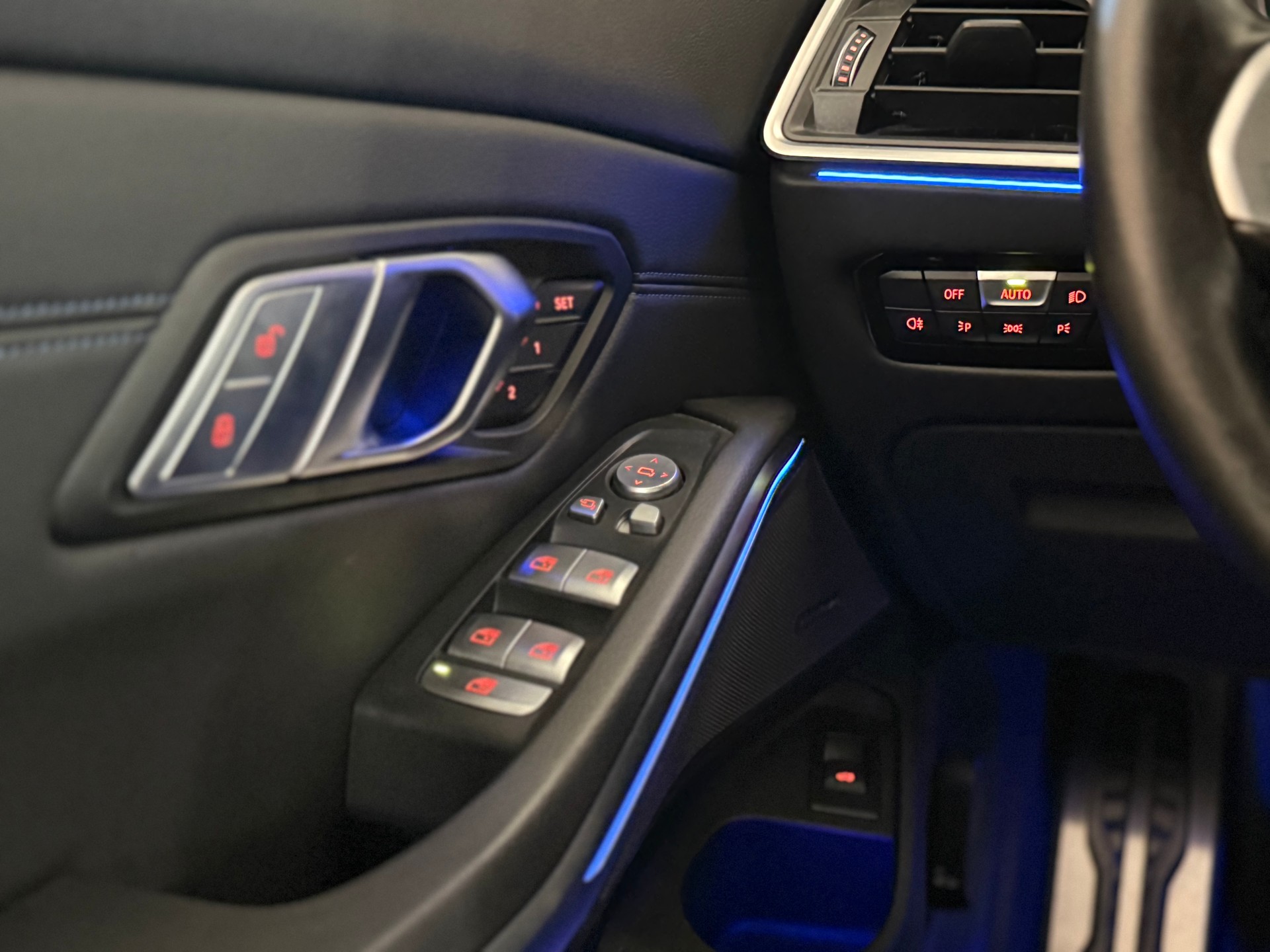 BMW M340i xDrive 48V Steptronic °° Performance°°-image-25