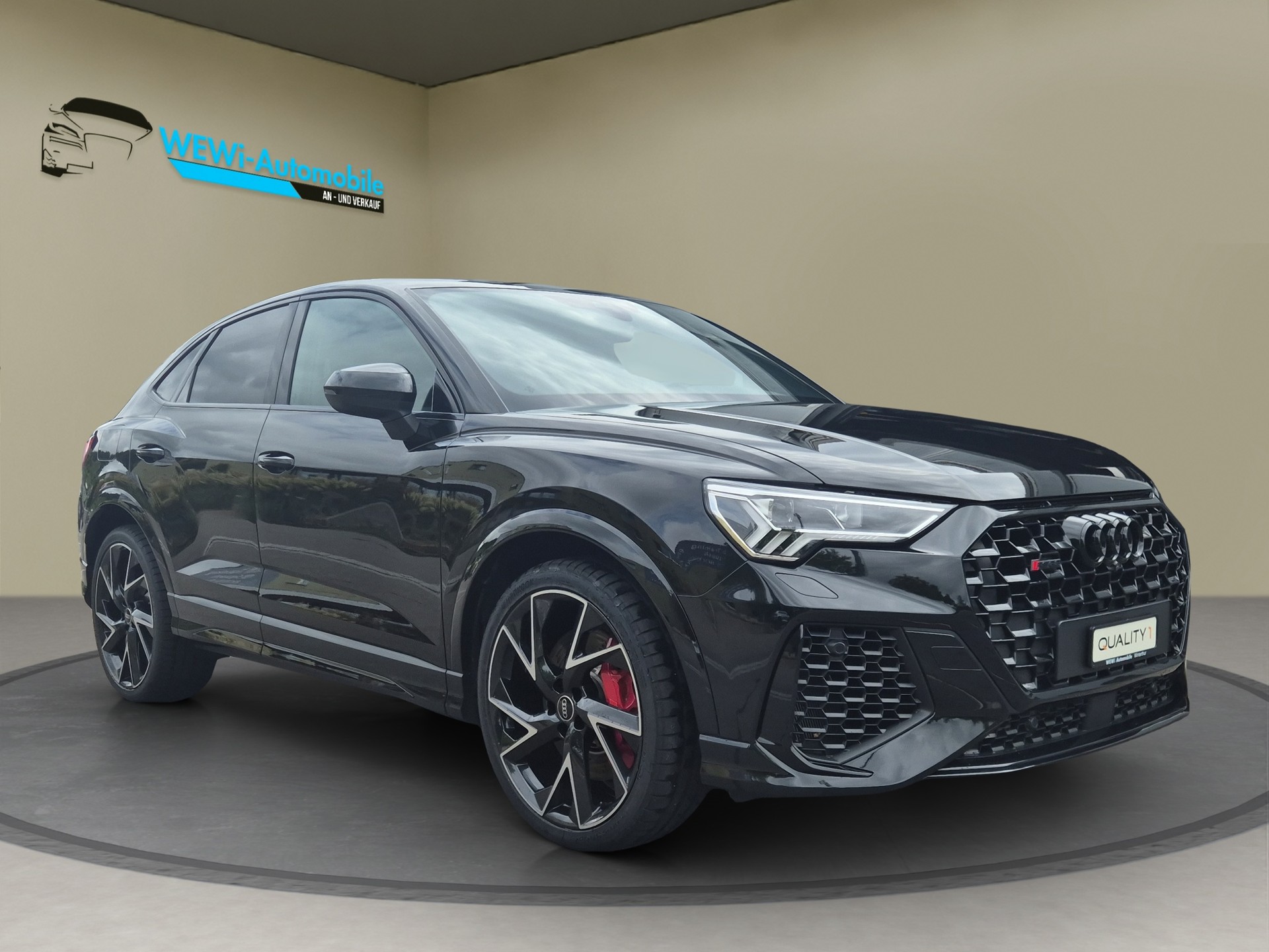 AUDI RS Q3 Sportback quattro S tronic-image-6