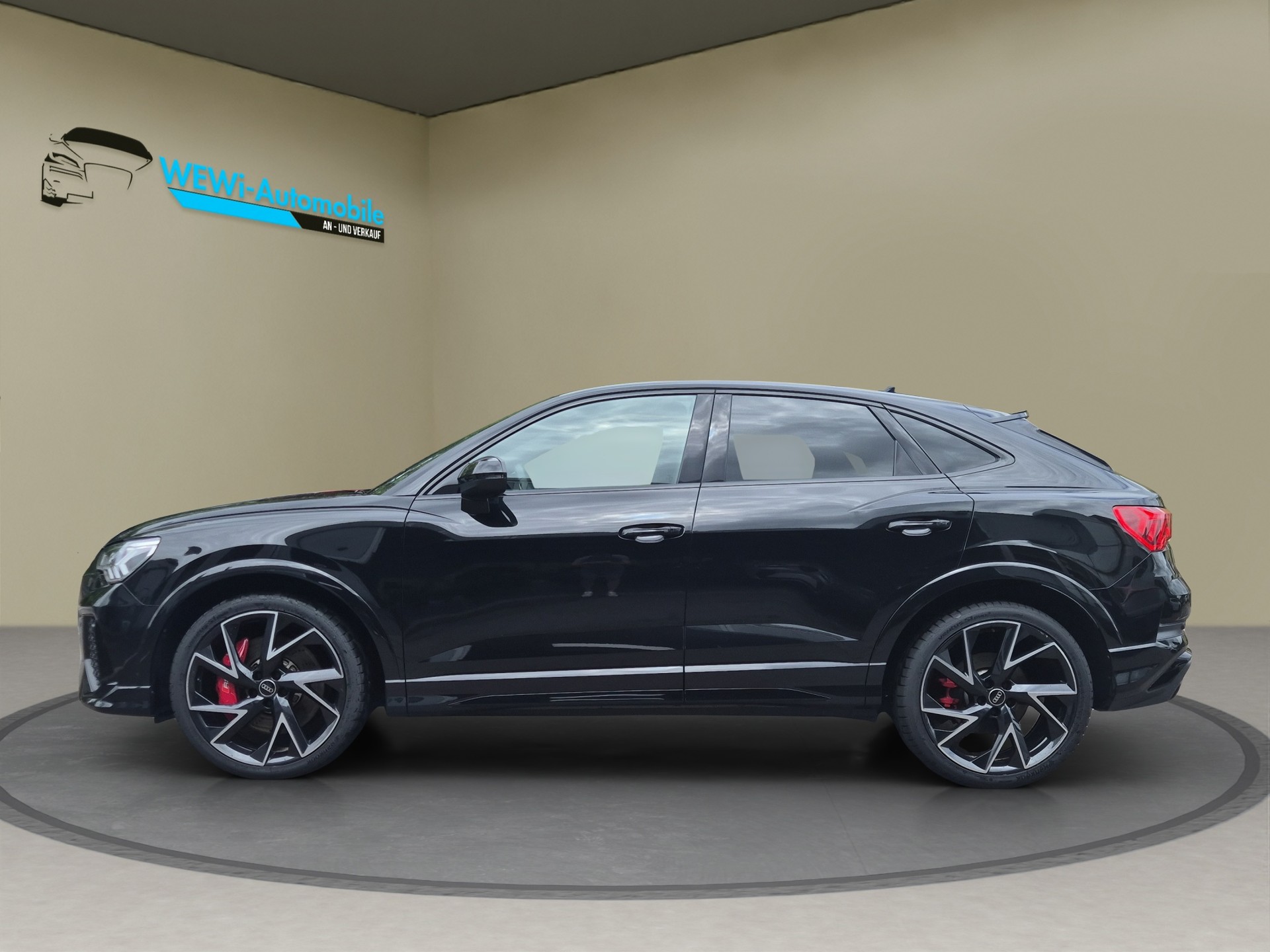 AUDI RS Q3 Sportback quattro S tronic-image-1