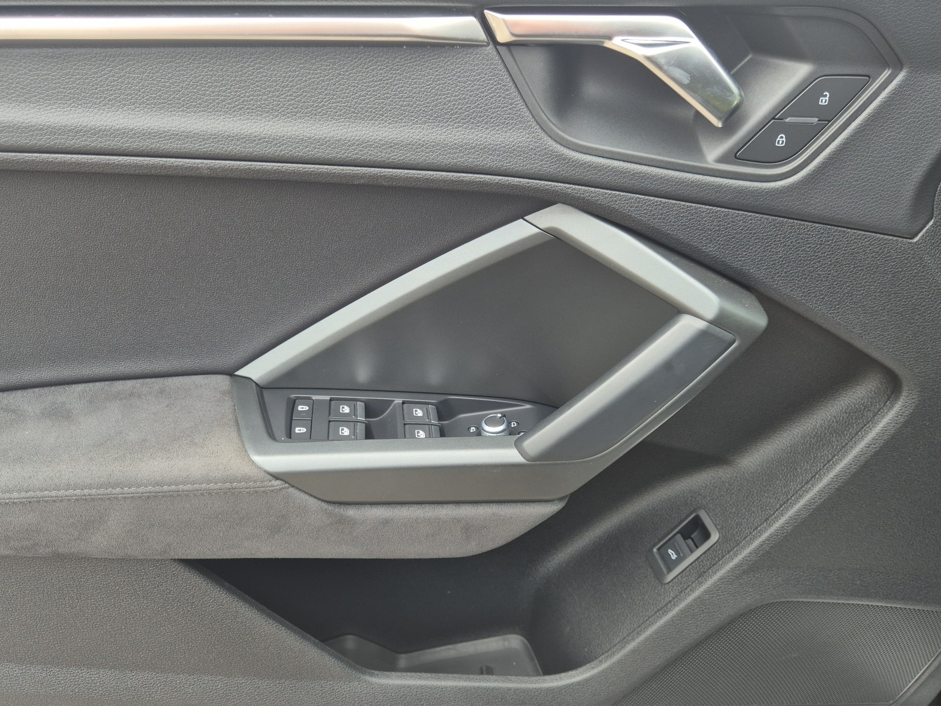 AUDI RS Q3 Sportback quattro S tronic-image-13