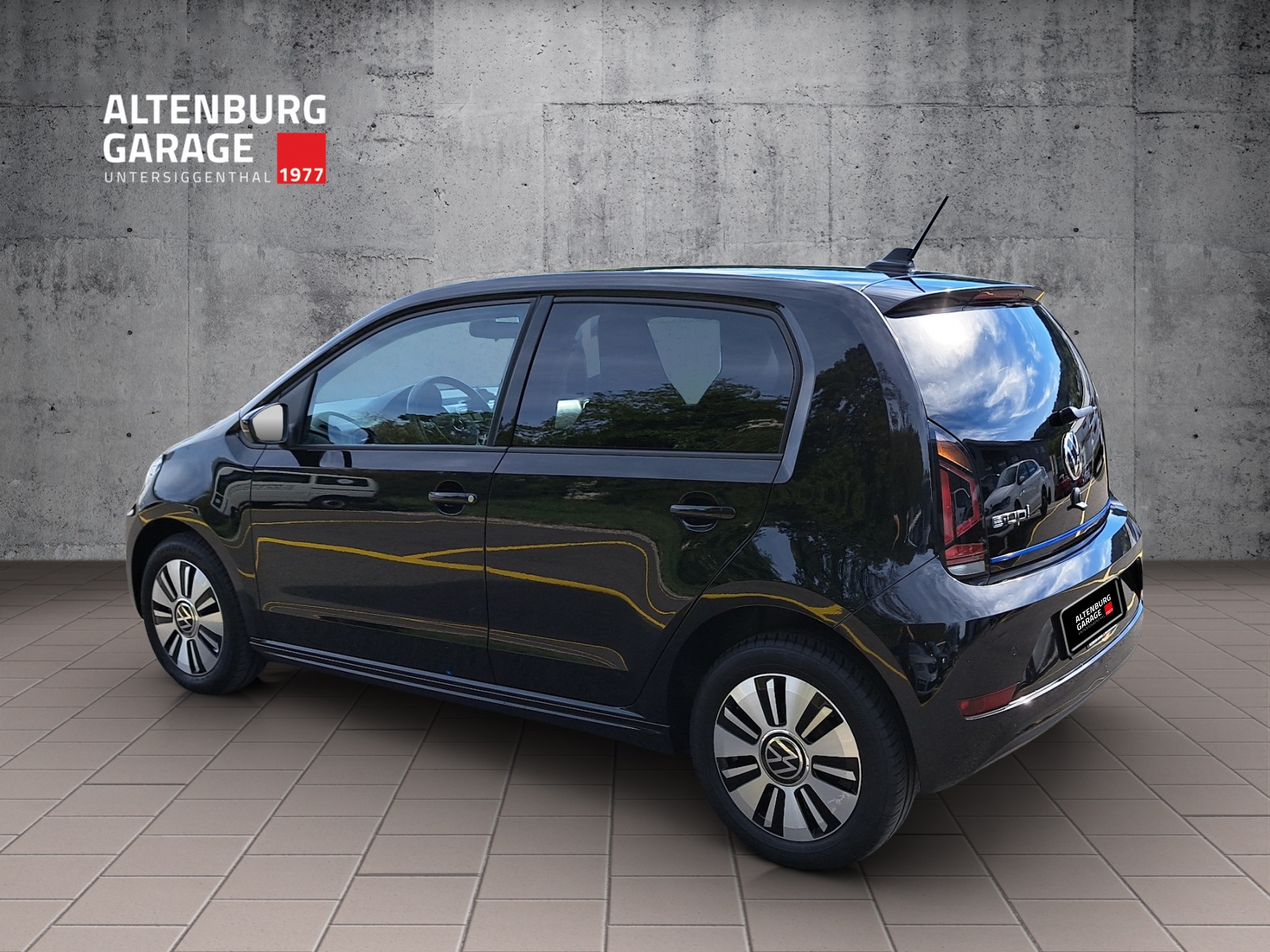 VW e-Up-showroom-element-2