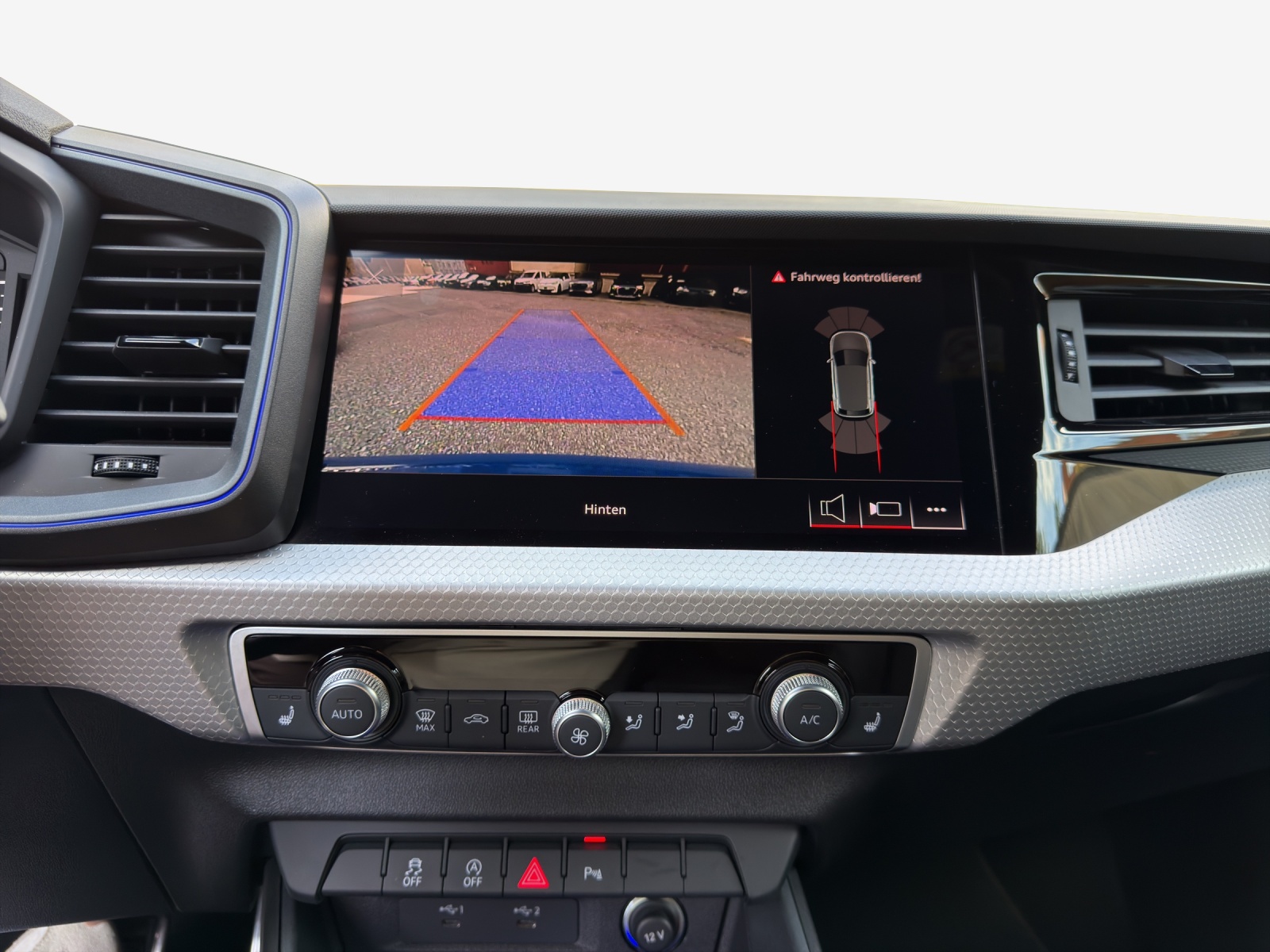 AUDI A1 Sportback 30 TFSI S Line Attraction S-tronic-image-14