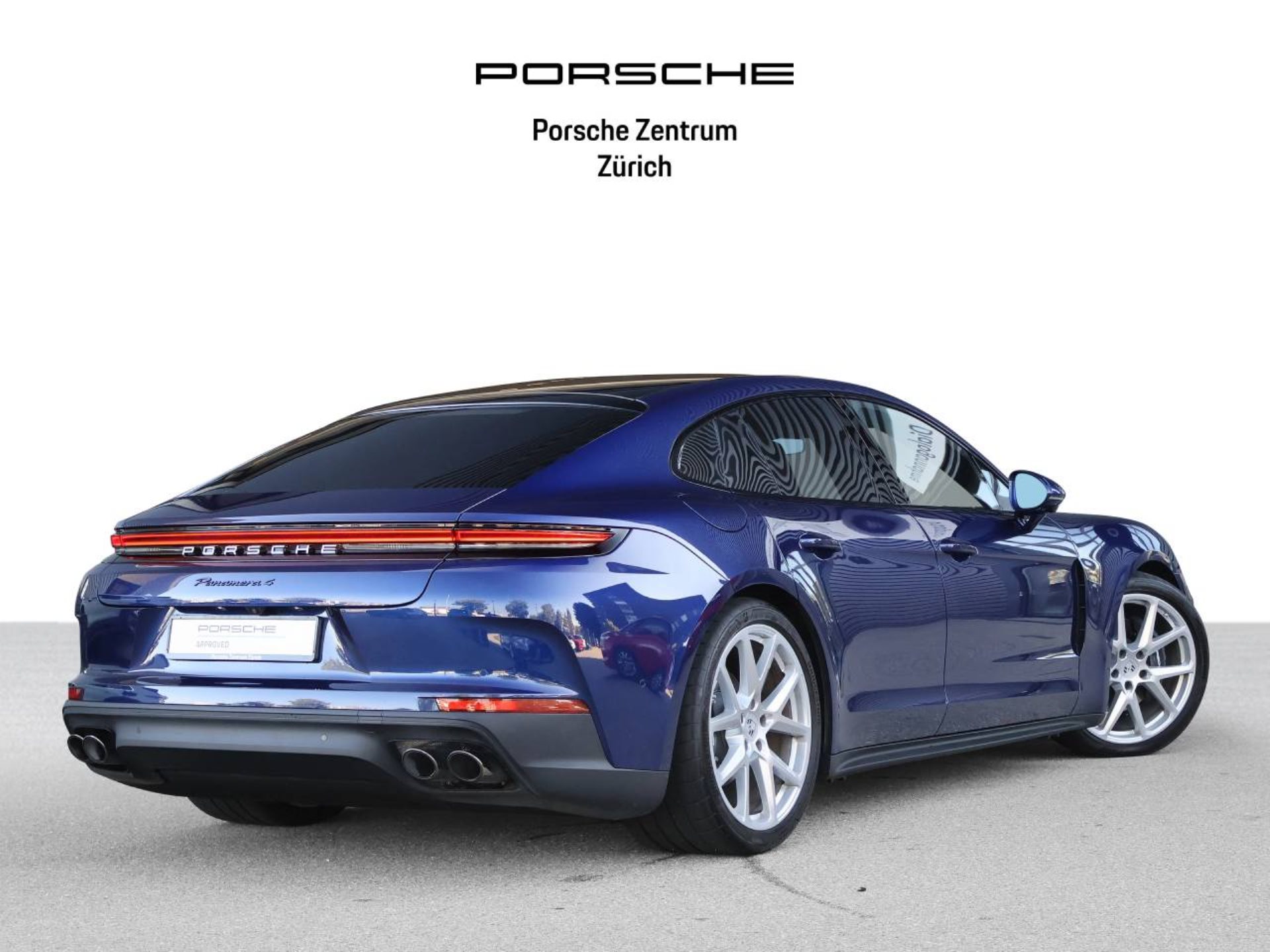 PORSCHE Panamera 4-image-5