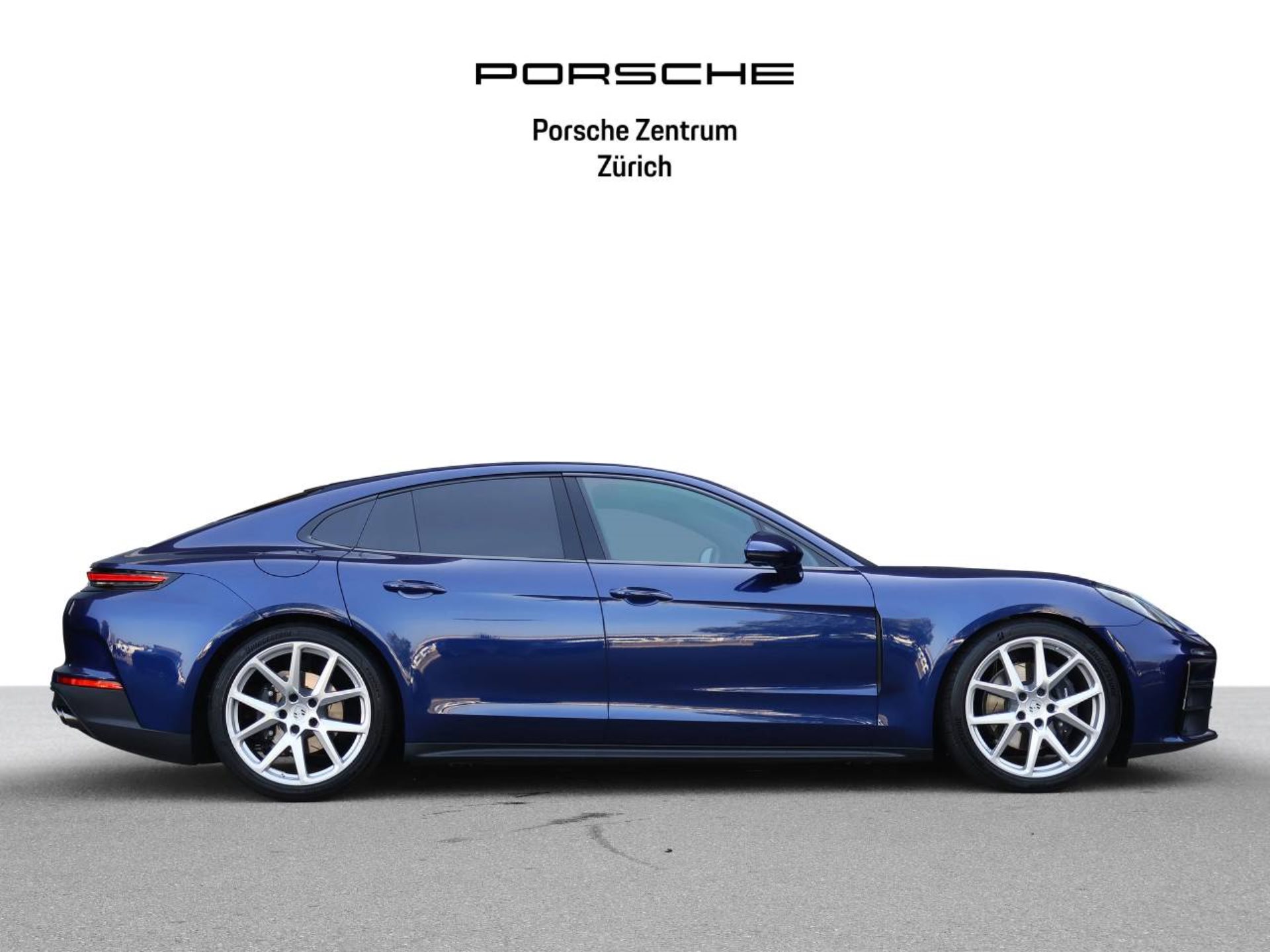 PORSCHE Panamera 4-image-6