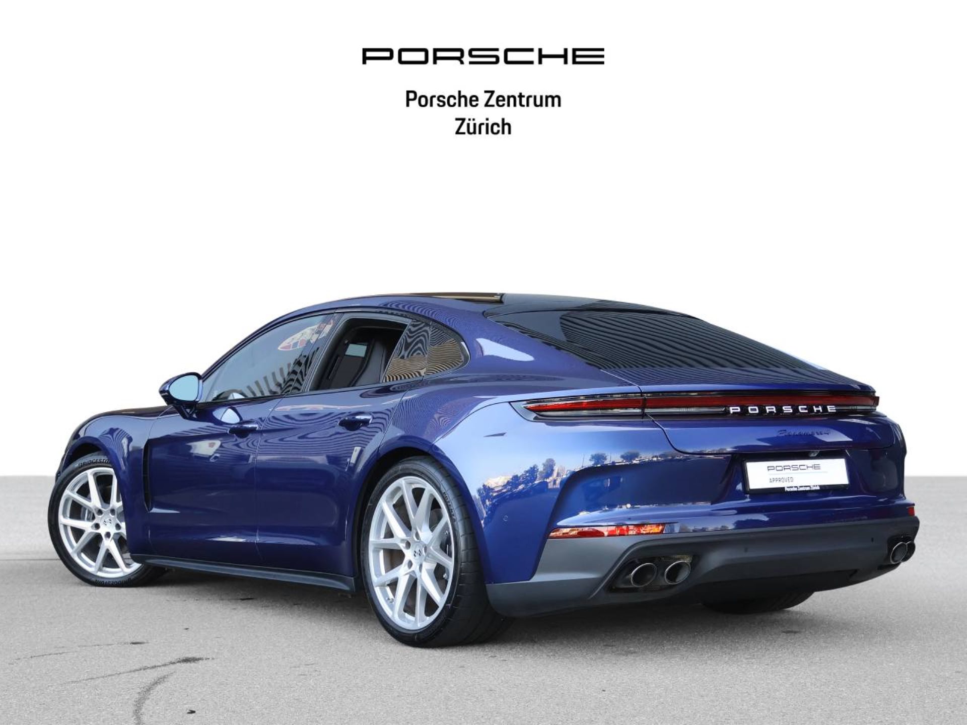PORSCHE Panamera 4-image-2