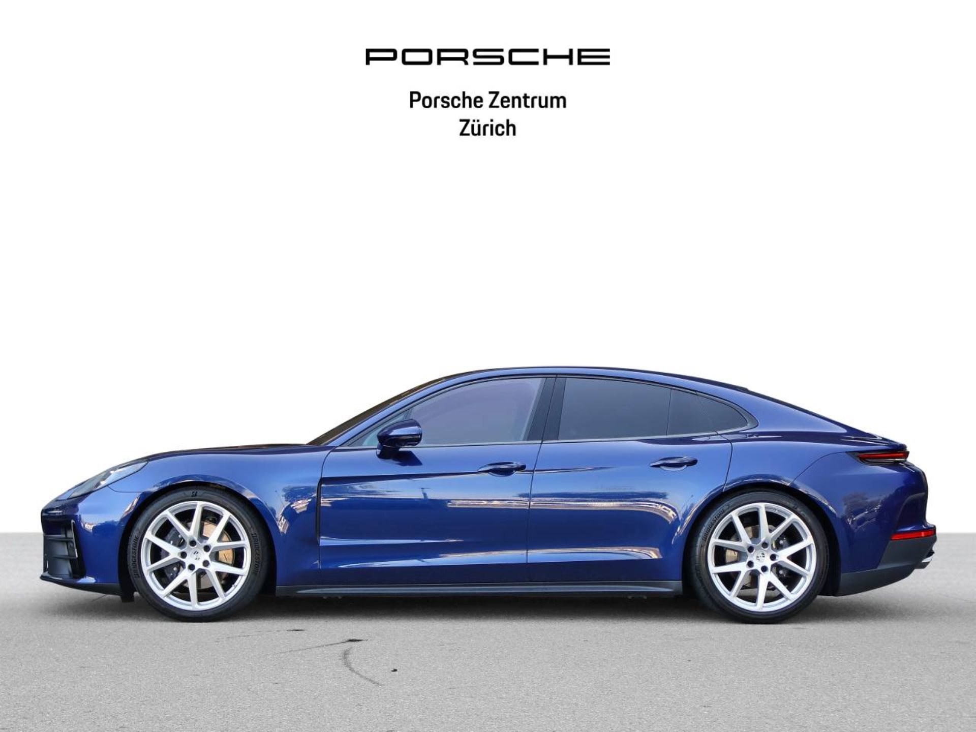 PORSCHE Panamera 4-image-1