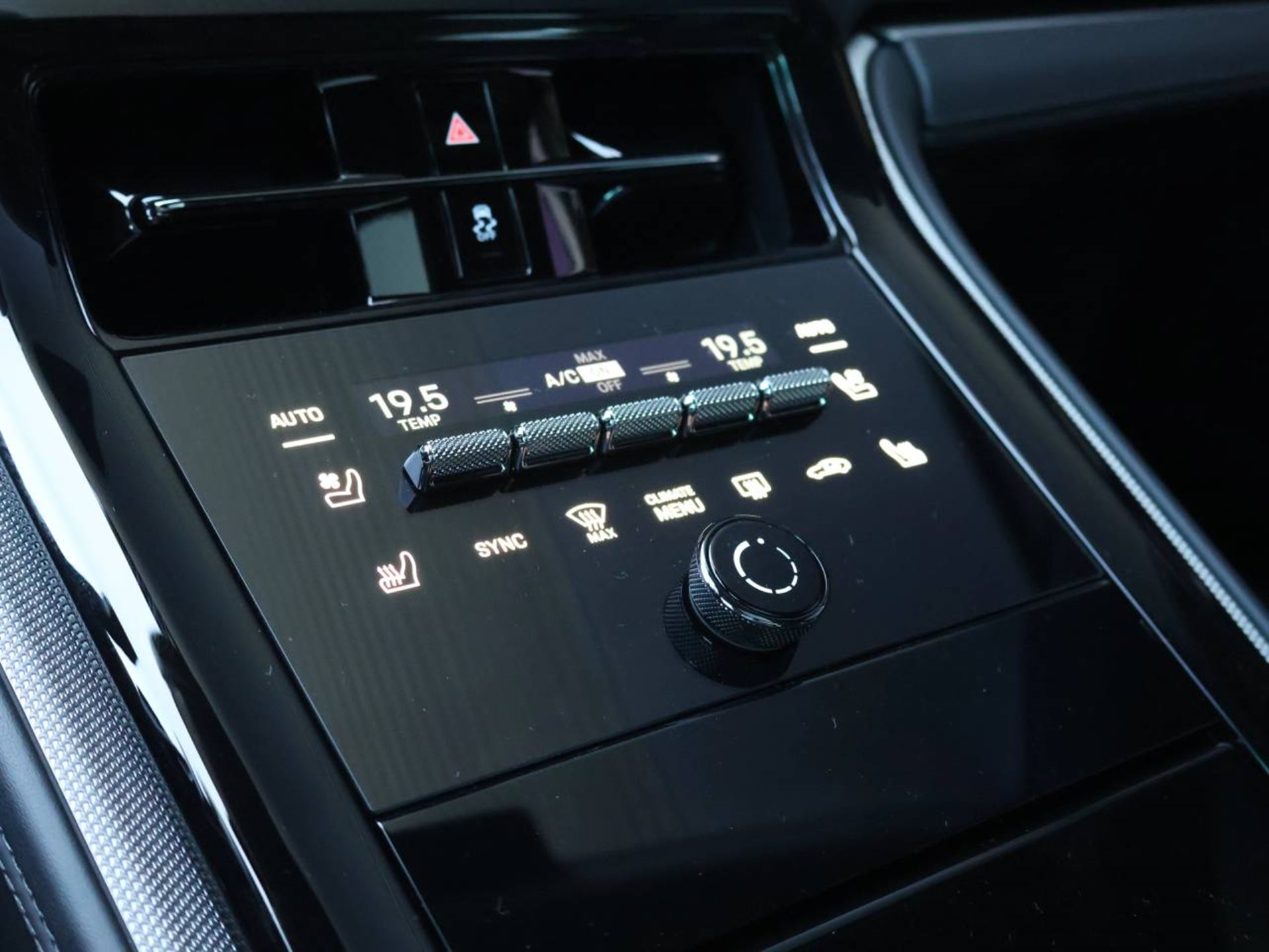 PORSCHE Panamera 4-image-23