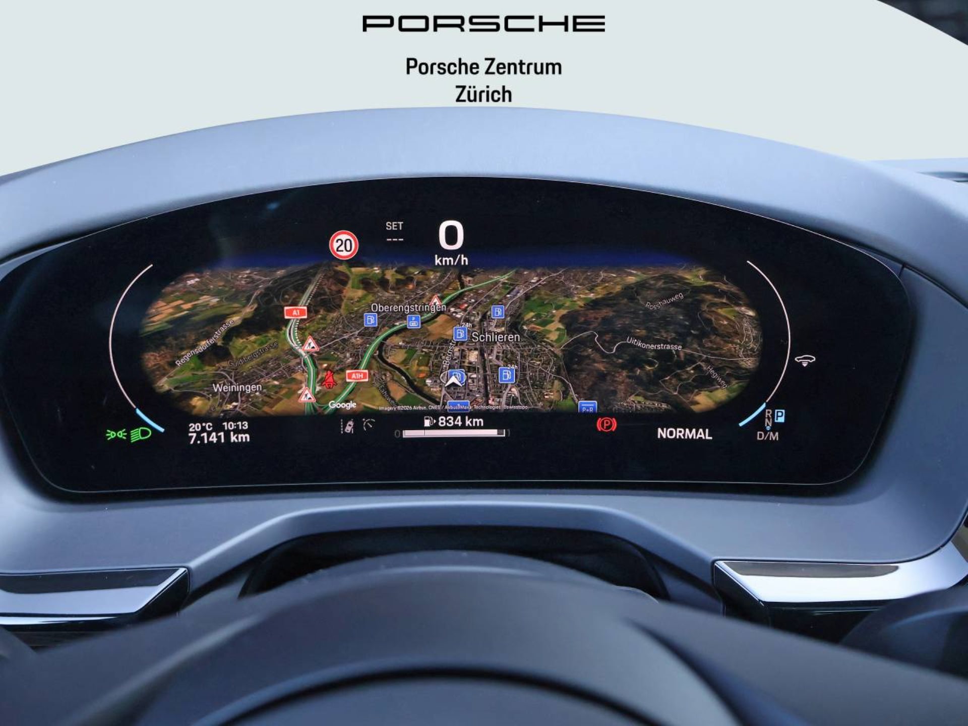 PORSCHE Panamera 4-image-19