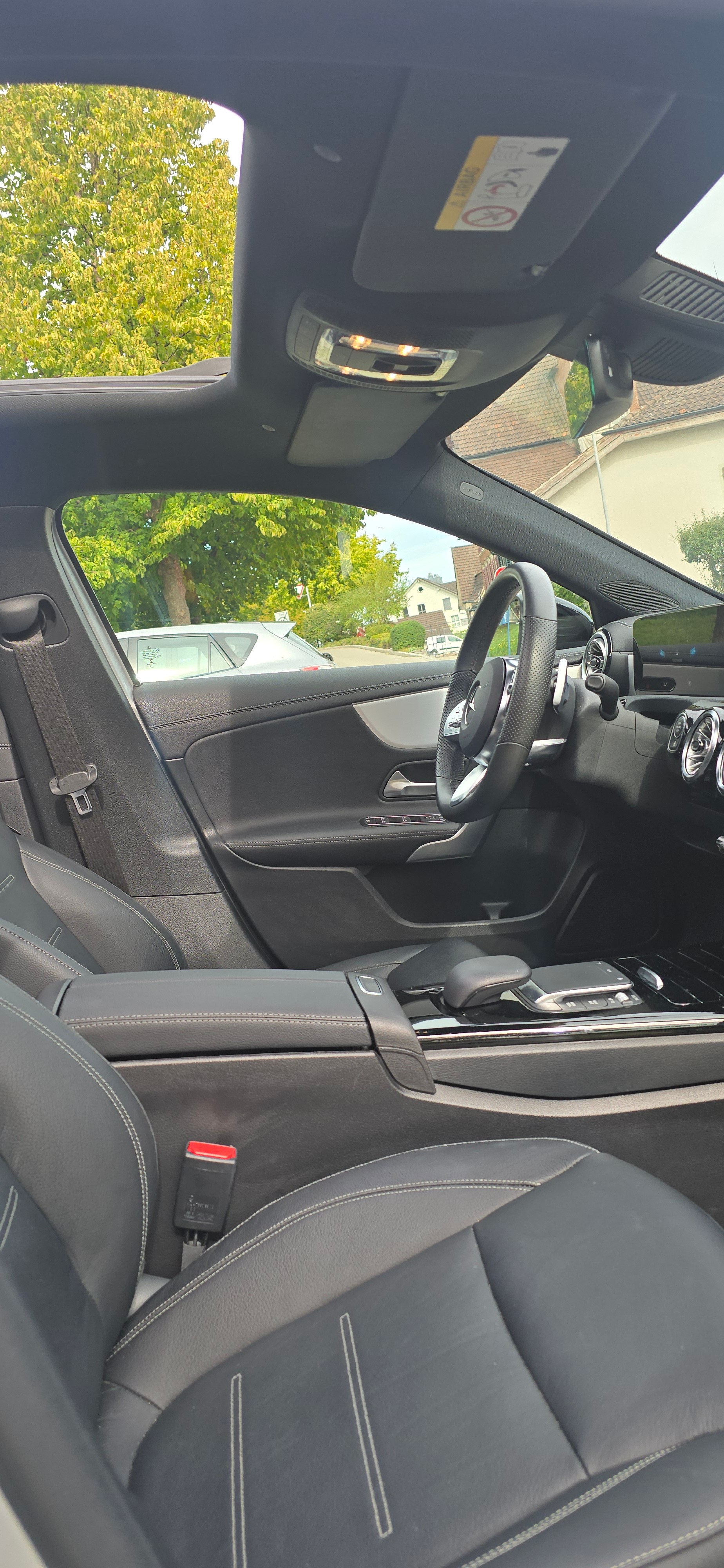 MERCEDES-BENZ A 250 AMG Line 4m-image-3