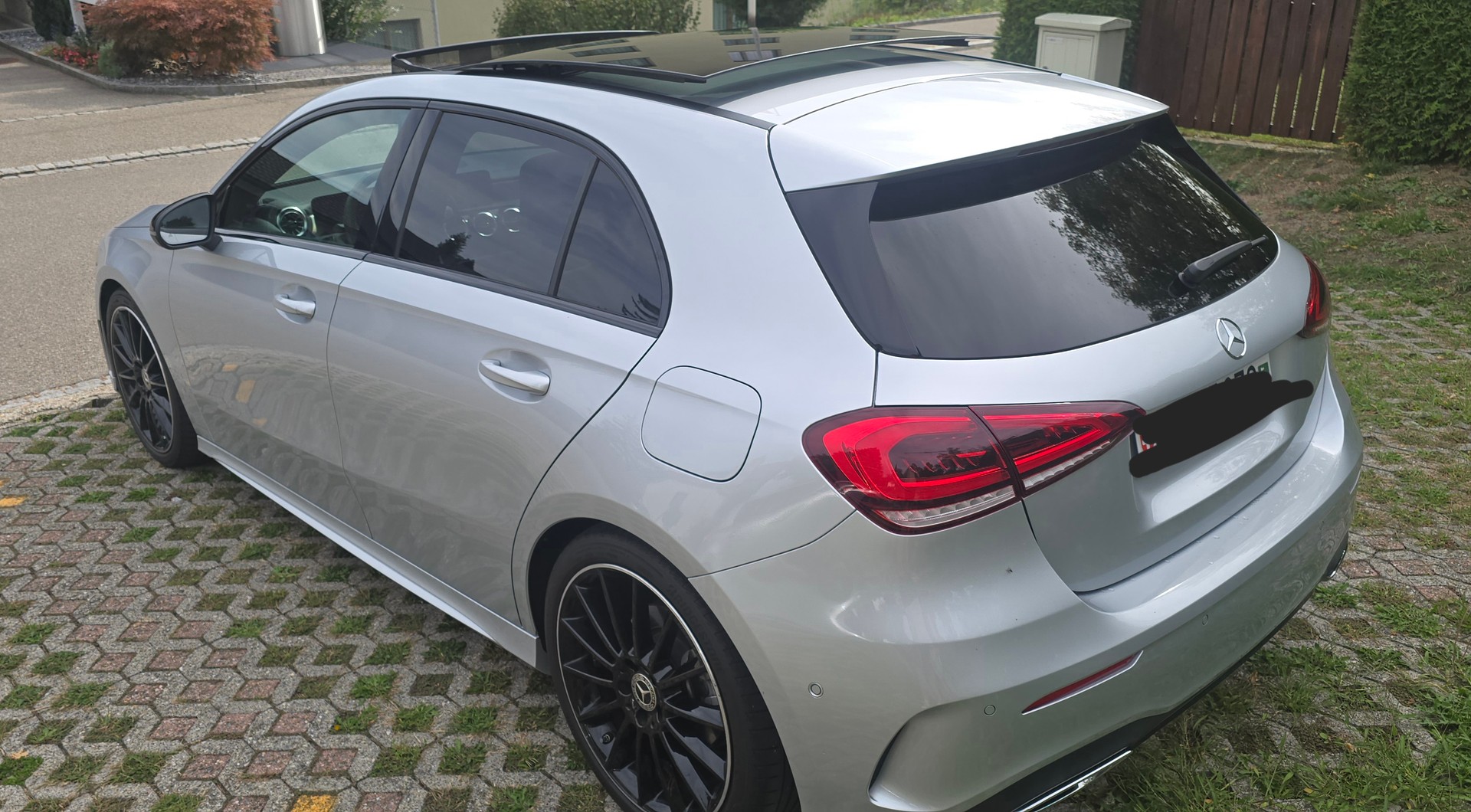MERCEDES-BENZ A 250 AMG Line 4m-image-1