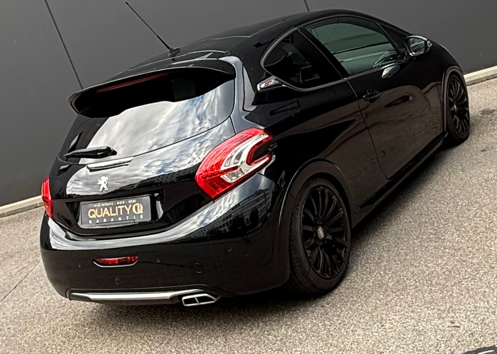 PEUGEOT 208 1.6 Turbo GTi-image-3