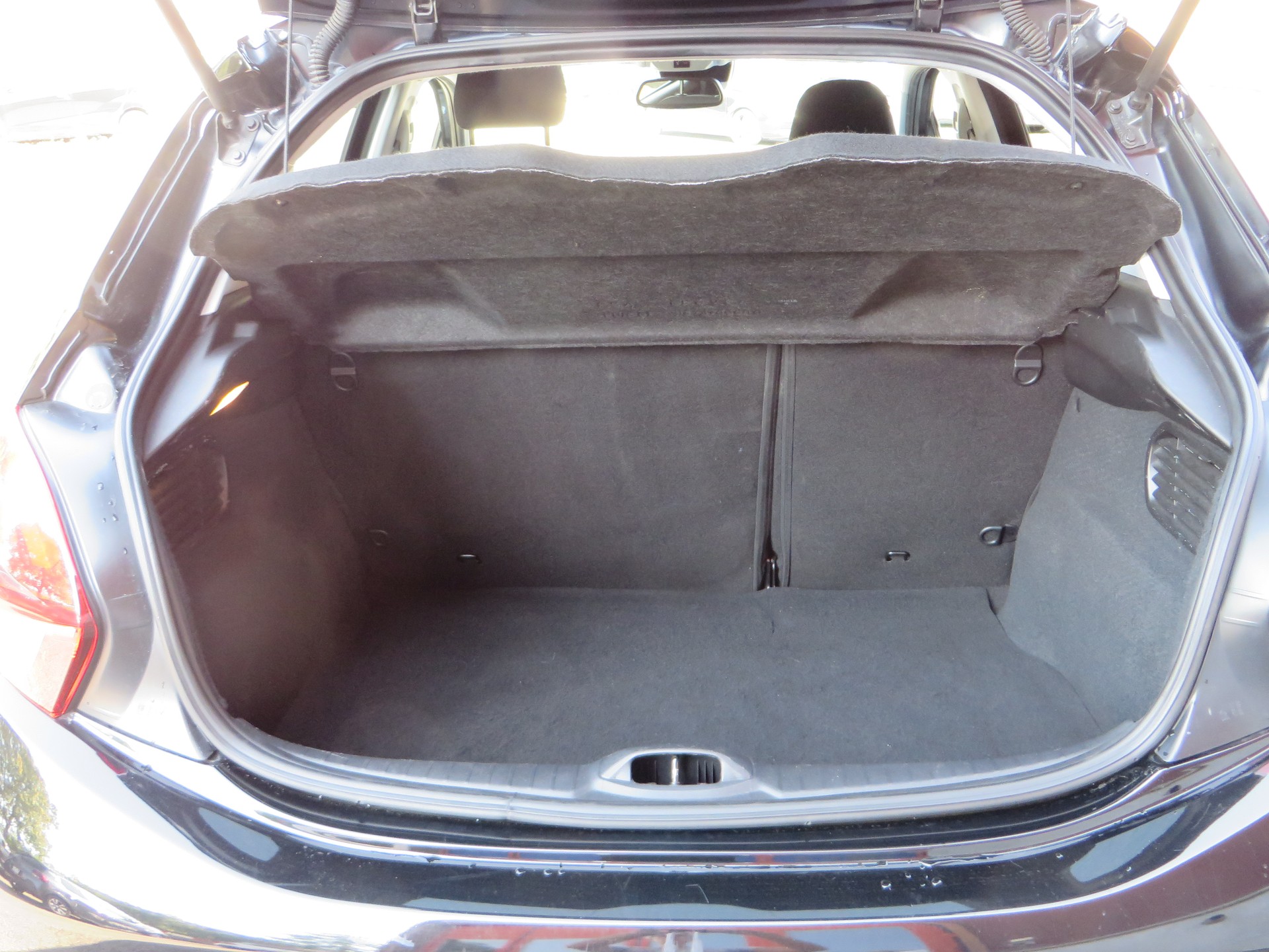 PEUGEOT 208 1.2 PureTech Tech Edition EAT6-image-4