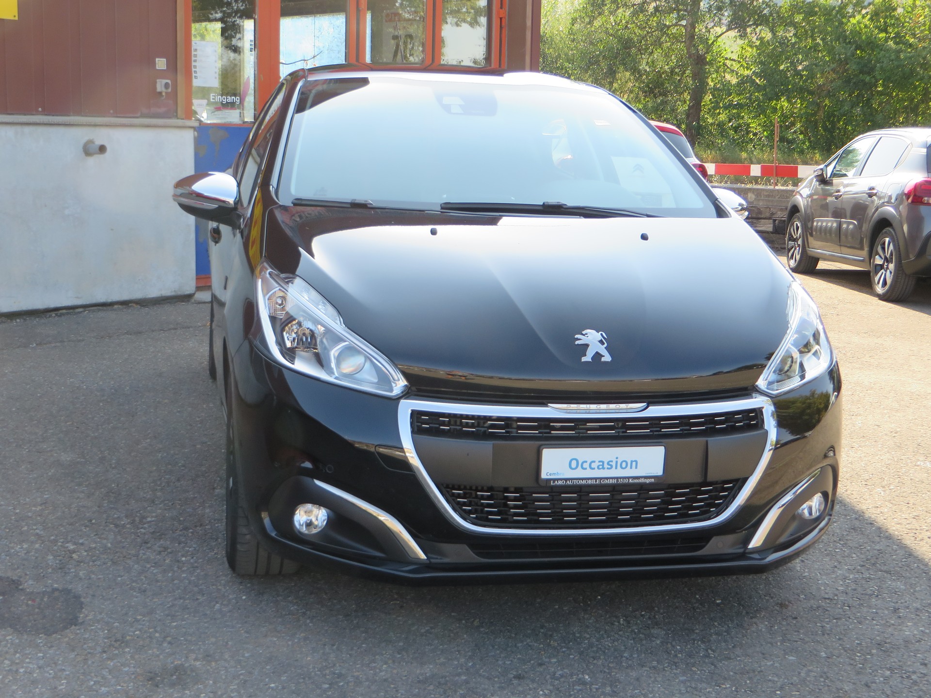 PEUGEOT 208 1.2 PureTech Tech Edition EAT6-image-1