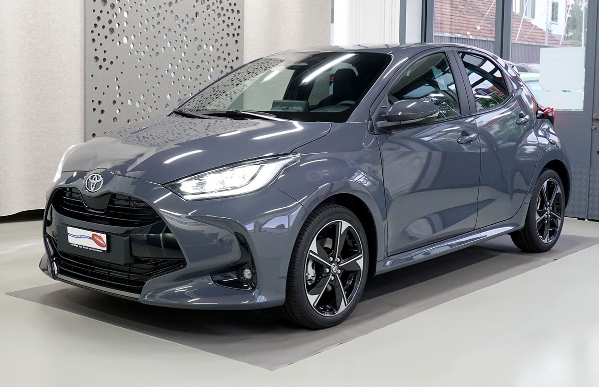 TOYOTA Yaris 1.5 Premium e-CVT-image-0