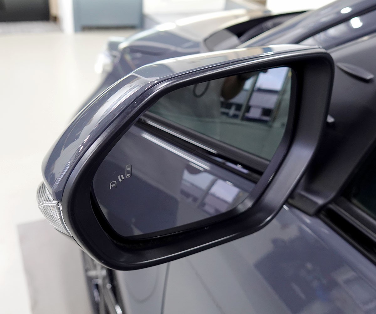 TOYOTA Yaris 1.5 Premium e-CVT-image-19