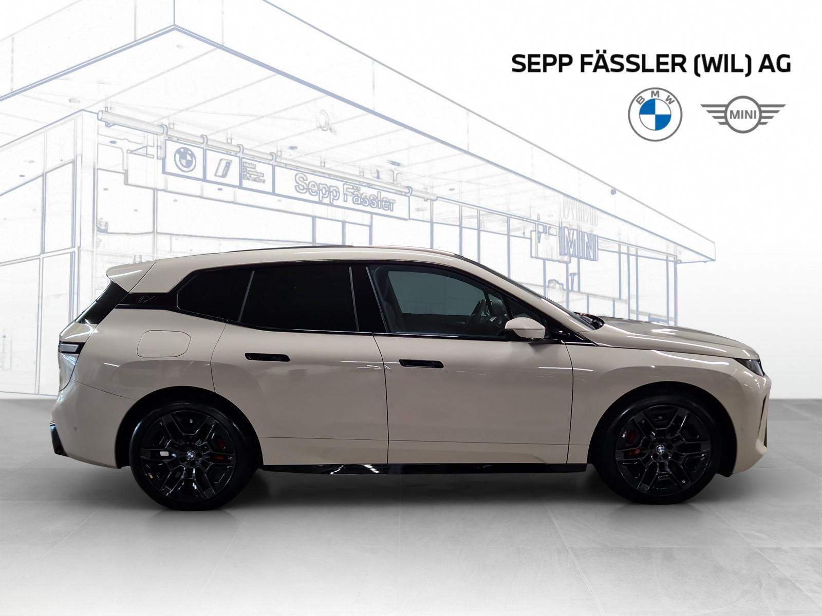 BMW iX xDrive60 M Sport Pro-image-5