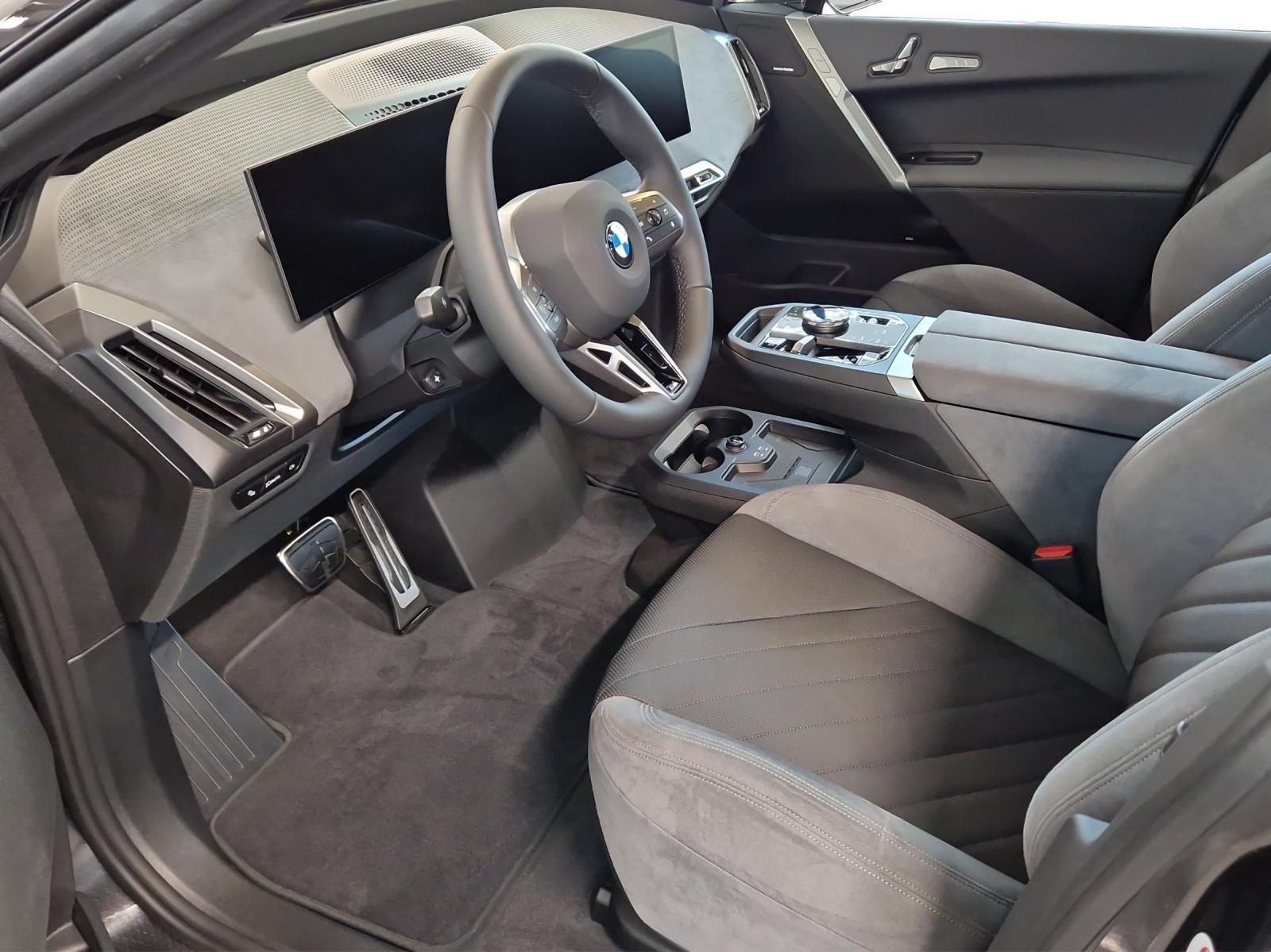 BMW iX xDrive60 M Sport Pro-image-10