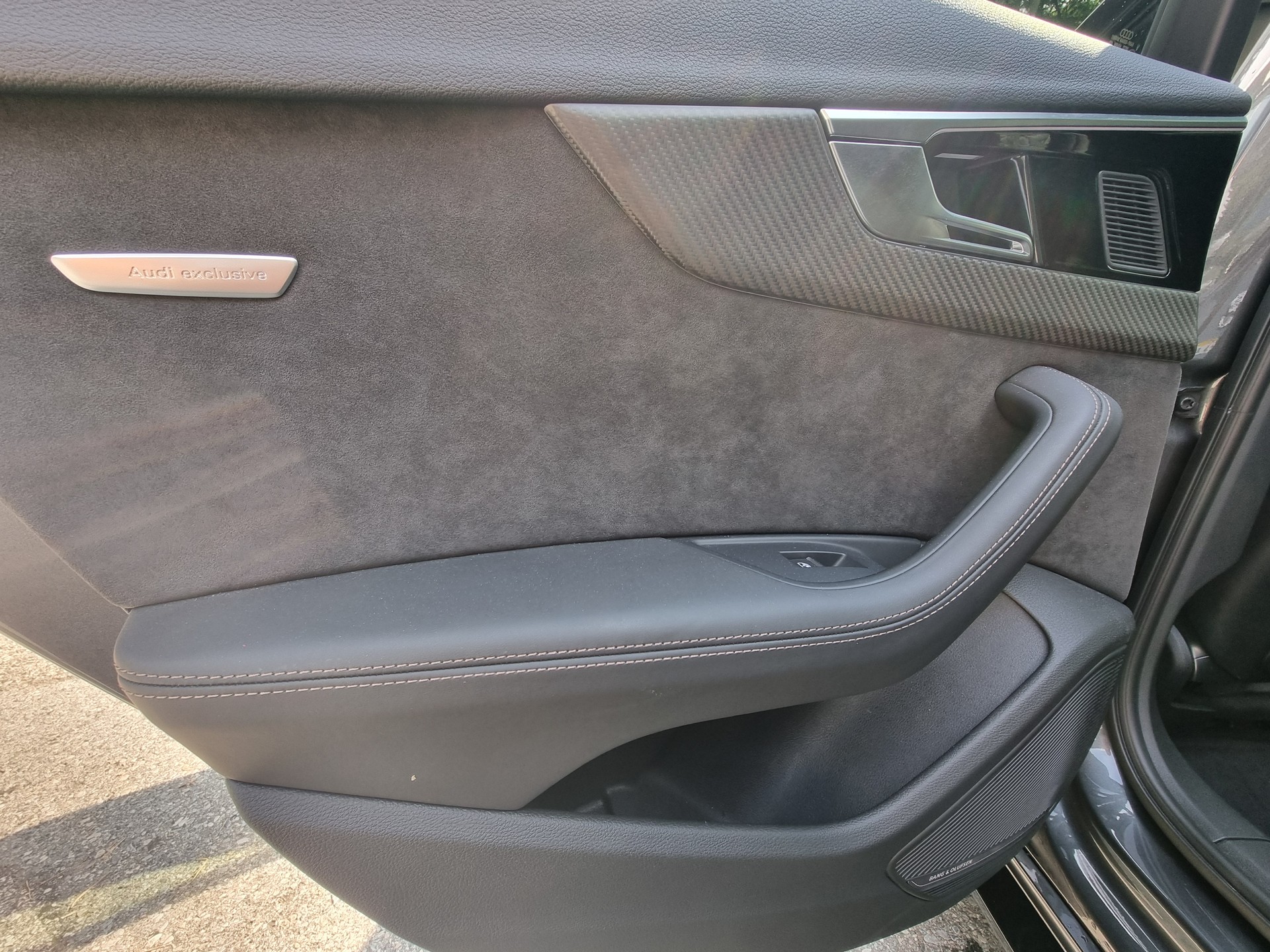 AUDI RS4 Avant quattro tiptronic-image-12