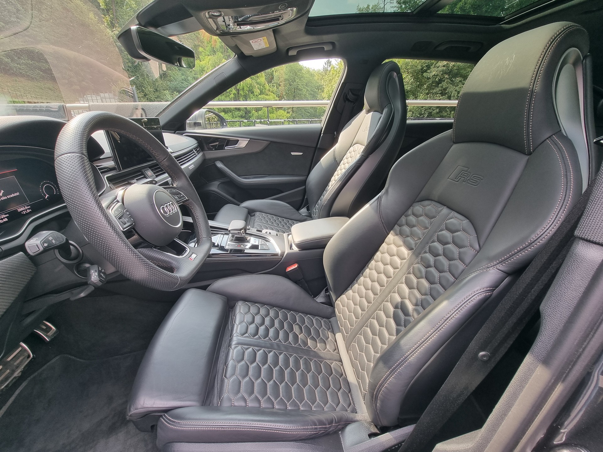 AUDI RS4 Avant quattro tiptronic-image-5