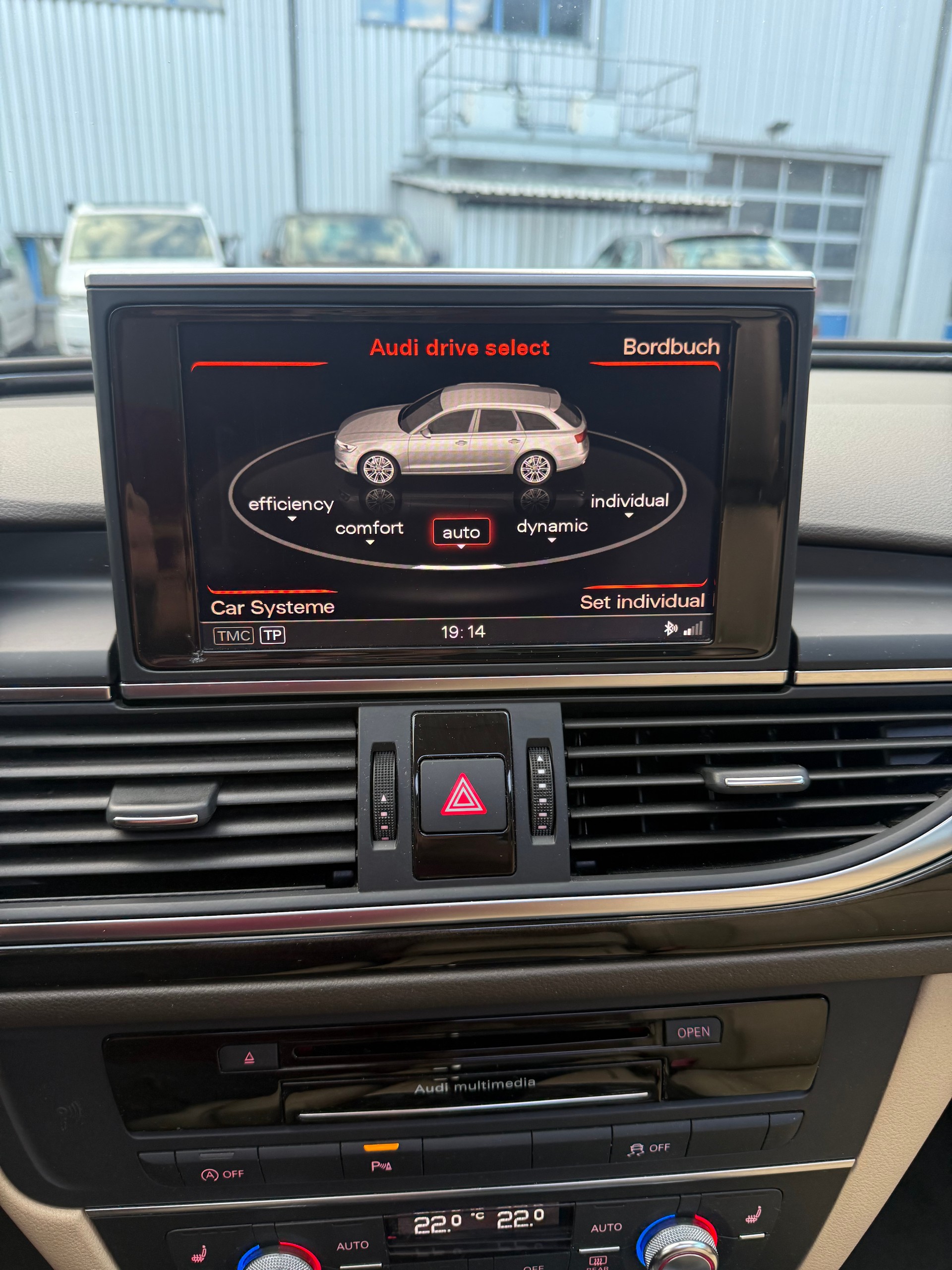 AUDI A6 Avant 3.0 TDI V6 quattro S-tronic-image-14