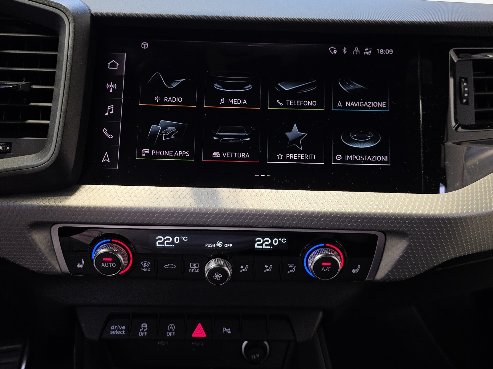 AUDI A1 Sportback 30 TFSI S Line S-tronic-image-10