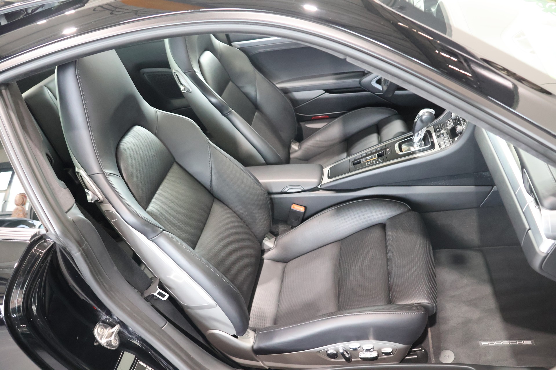 PORSCHE 911 Carrera 4S PDK-image-12