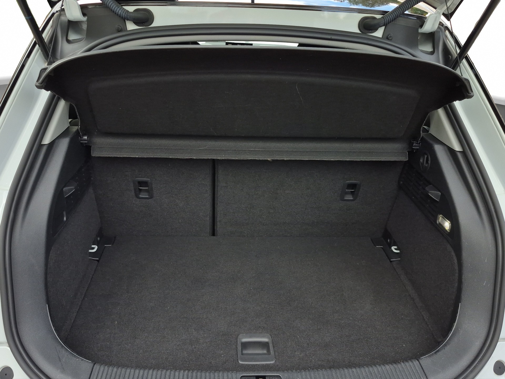 AUDI A1 Sportback 1.0 TFSI Sport-image-10