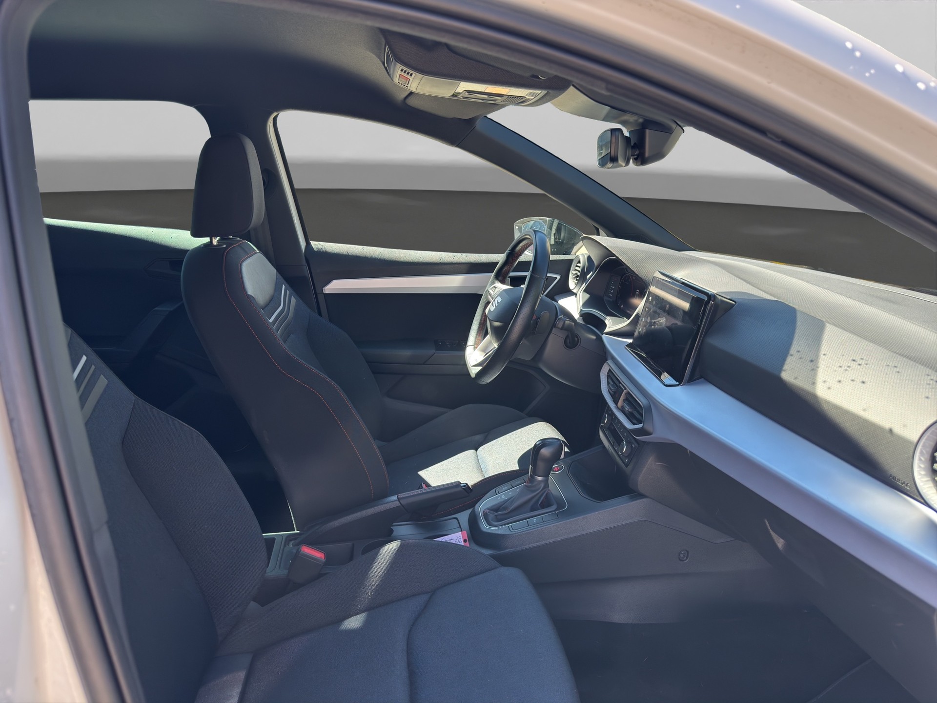 SEAT Ibiza 1.0 EcoTSI Hola FR DSG-image-10