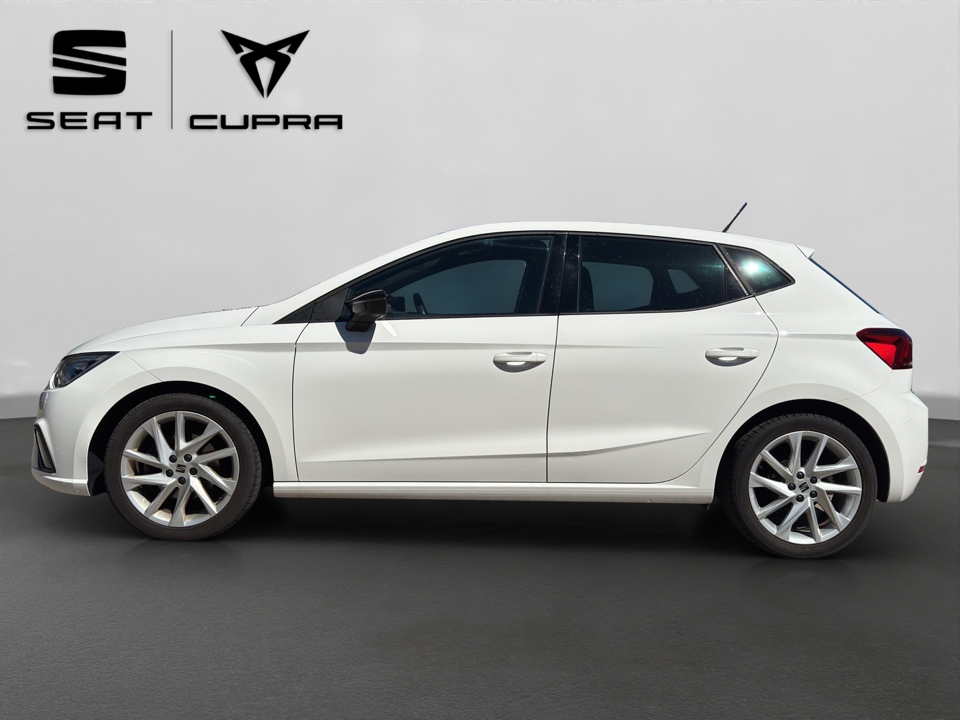 SEAT Ibiza 1.0 EcoTSI Hola FR DSG-image-1