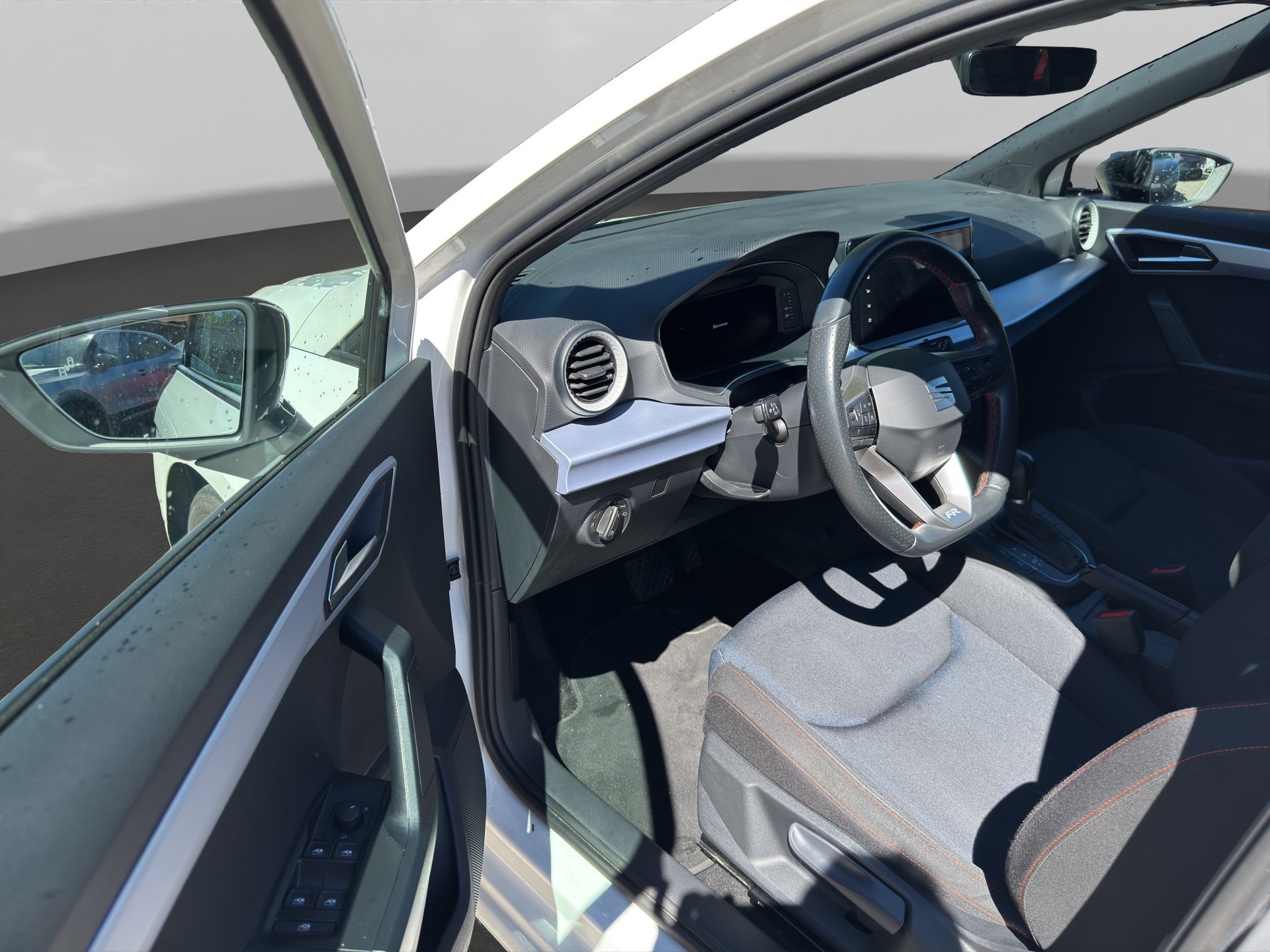 SEAT Ibiza 1.0 EcoTSI Hola FR DSG-image-15