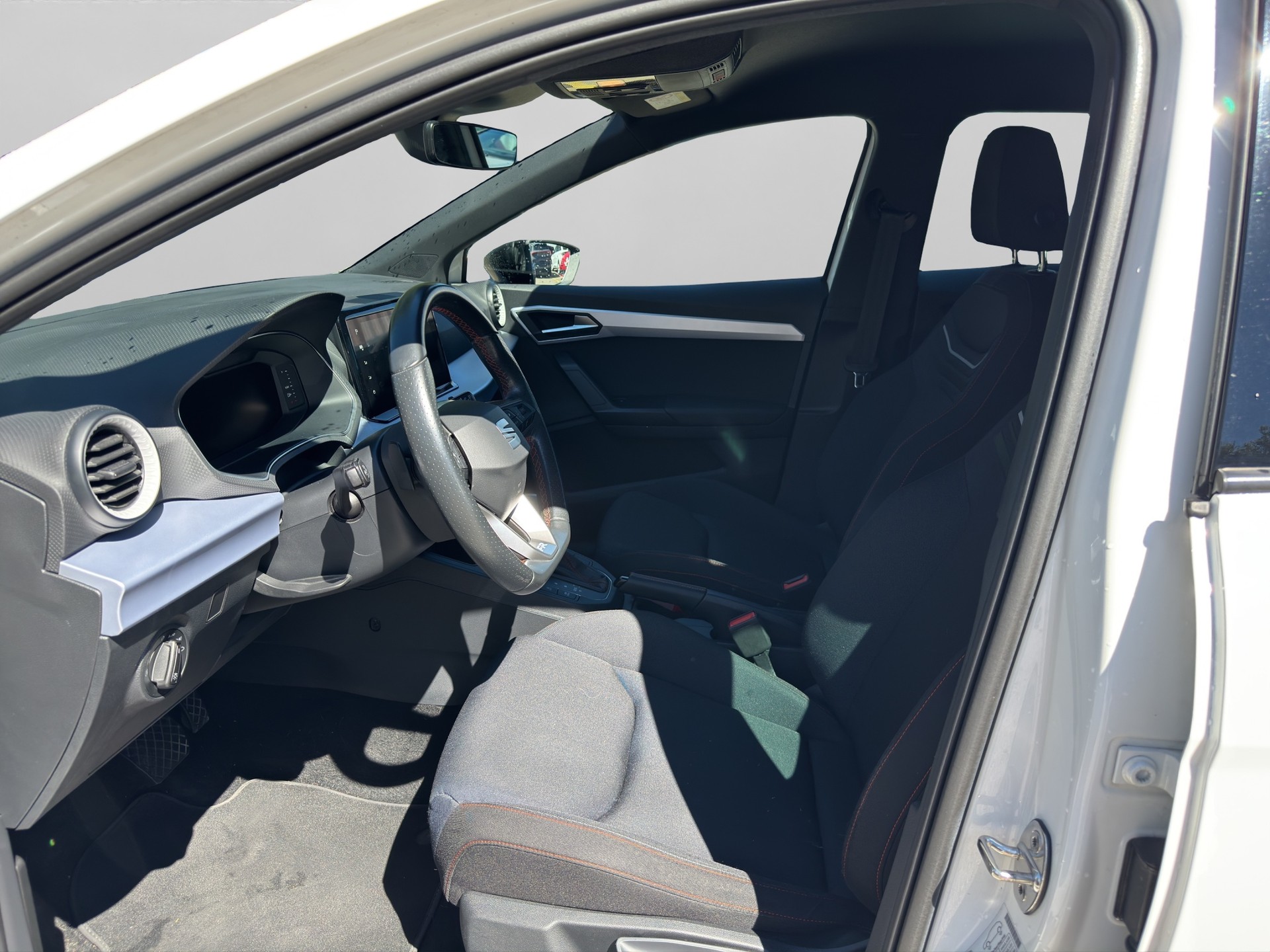 SEAT Ibiza 1.0 EcoTSI Hola FR DSG-image-8