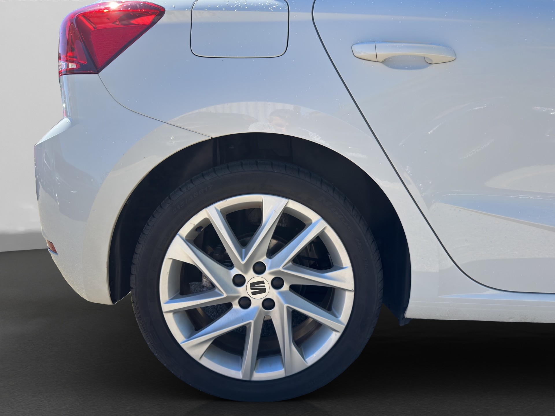 SEAT Ibiza 1.0 EcoTSI Hola FR DSG-image-14