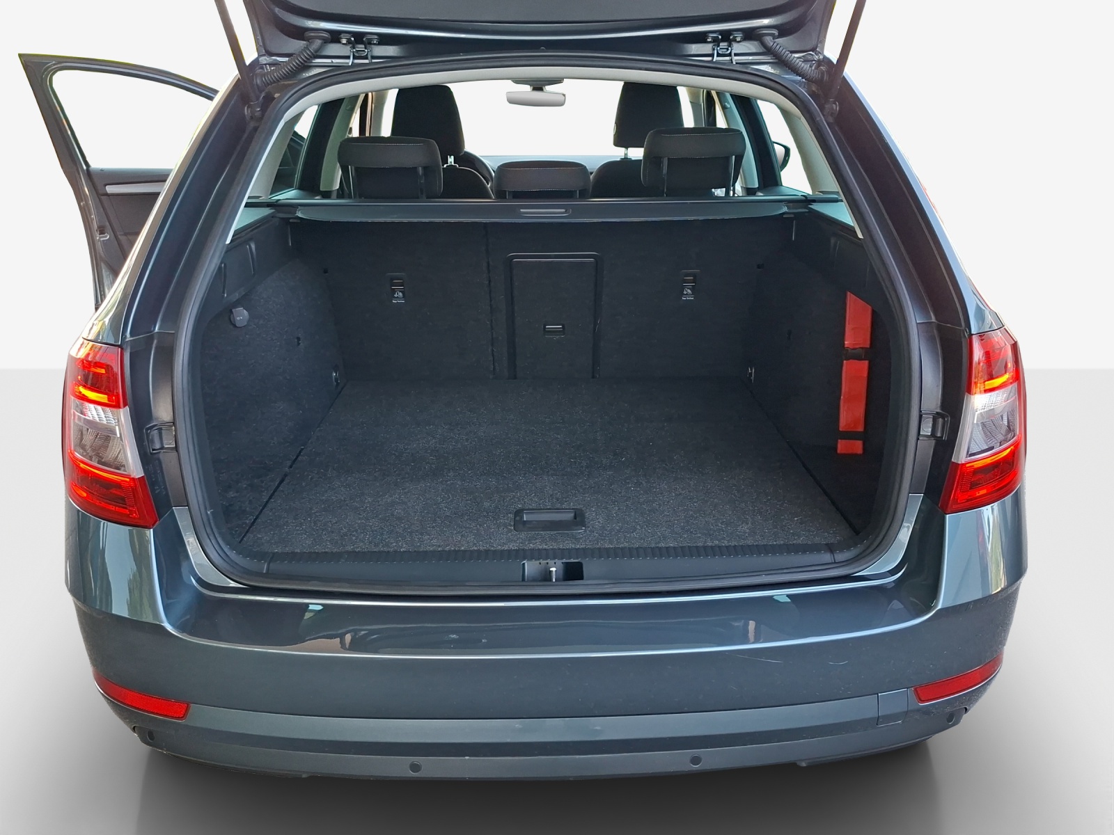 SKODA Octavia Combi 2.0 TSI Soleil 4x4 DSG-image-12