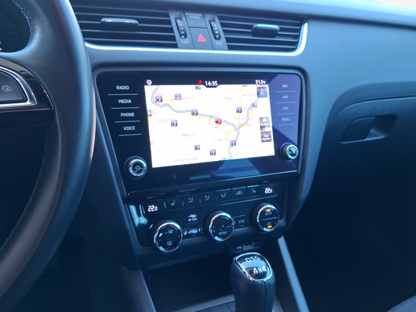SKODA Octavia Combi 2.0 TSI Soleil 4x4 DSG-image-10