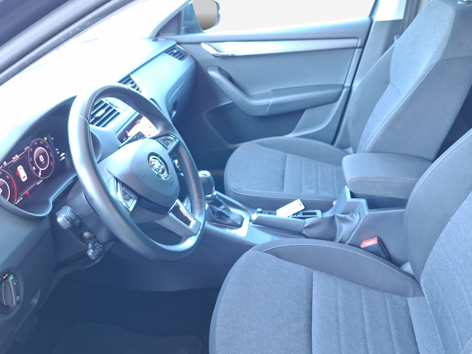 SKODA Octavia Combi 2.0 TSI Soleil 4x4 DSG-image-7