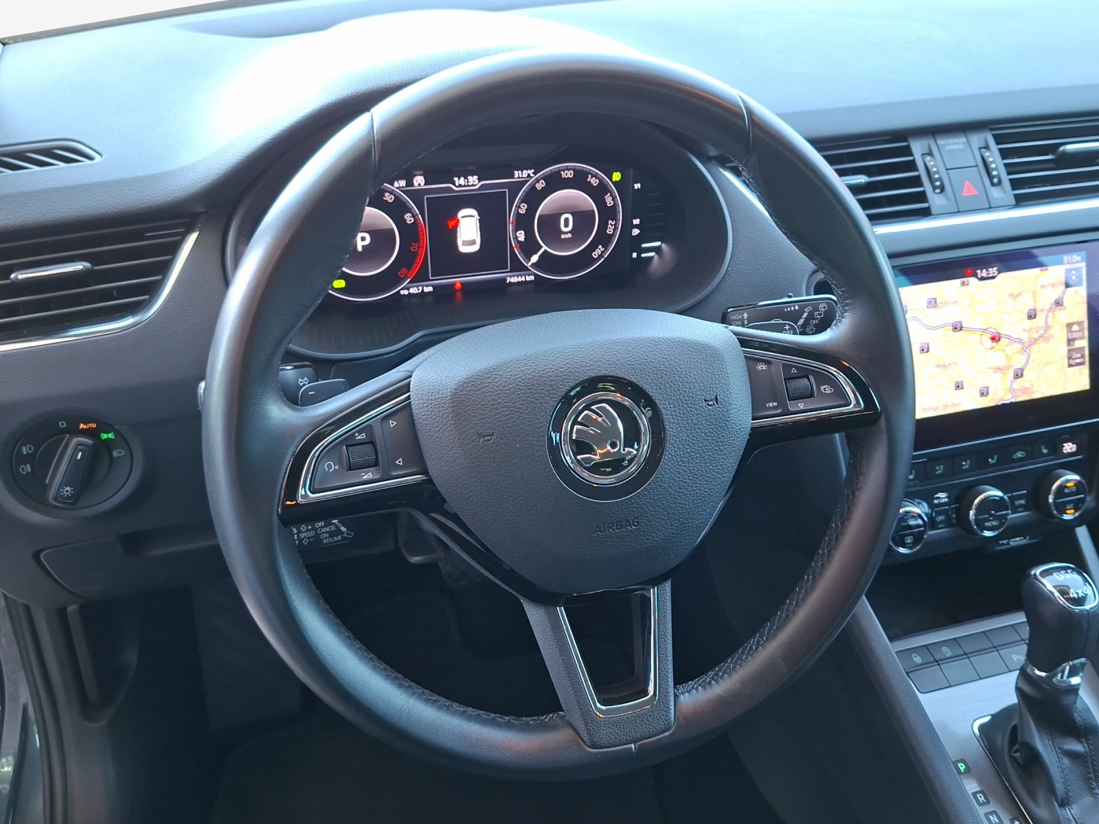 SKODA Octavia Combi 2.0 TSI Soleil 4x4 DSG-image-9