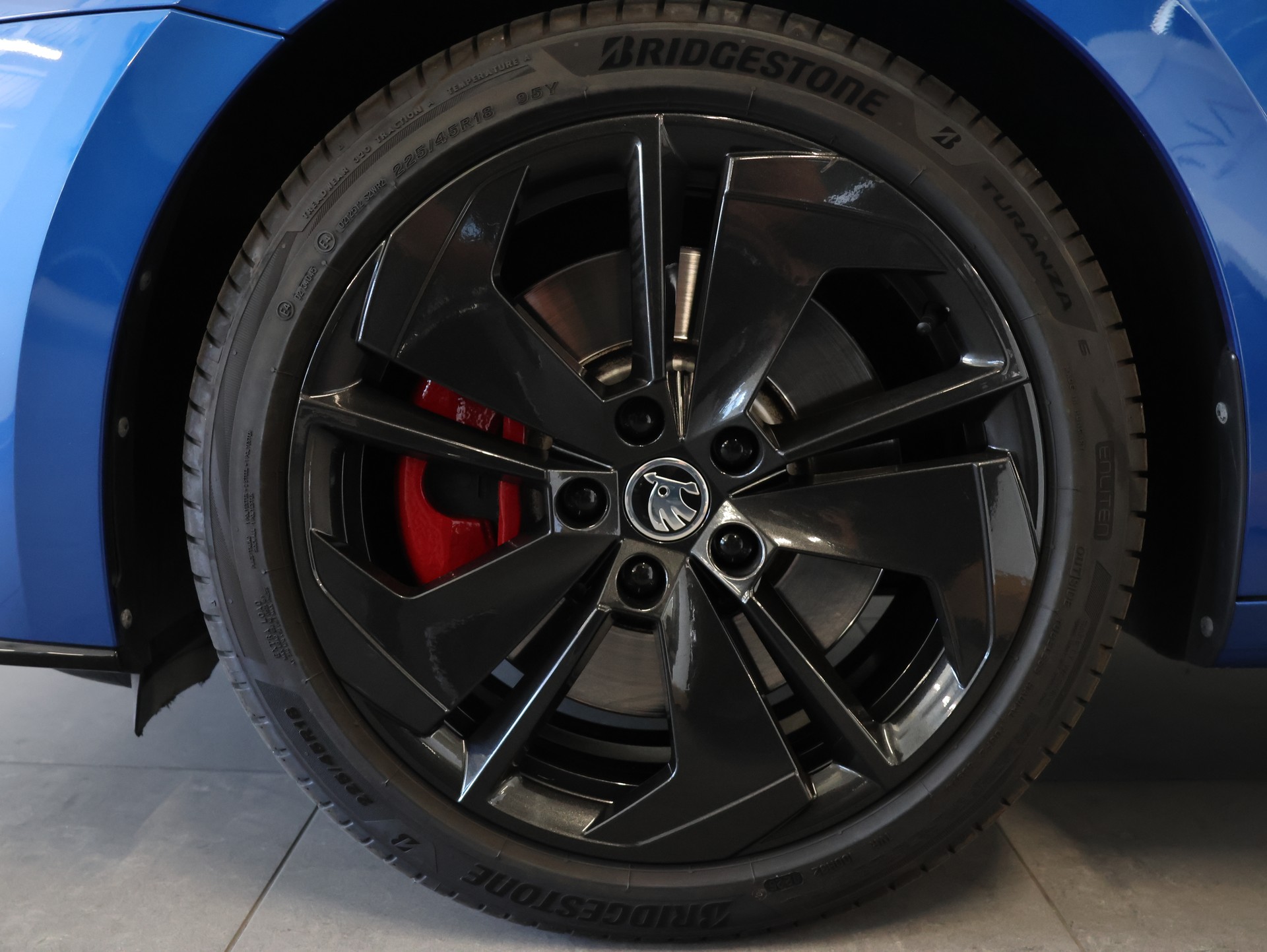 SKODA Octavia Combi 2.0 TSI DSG RS-image-12