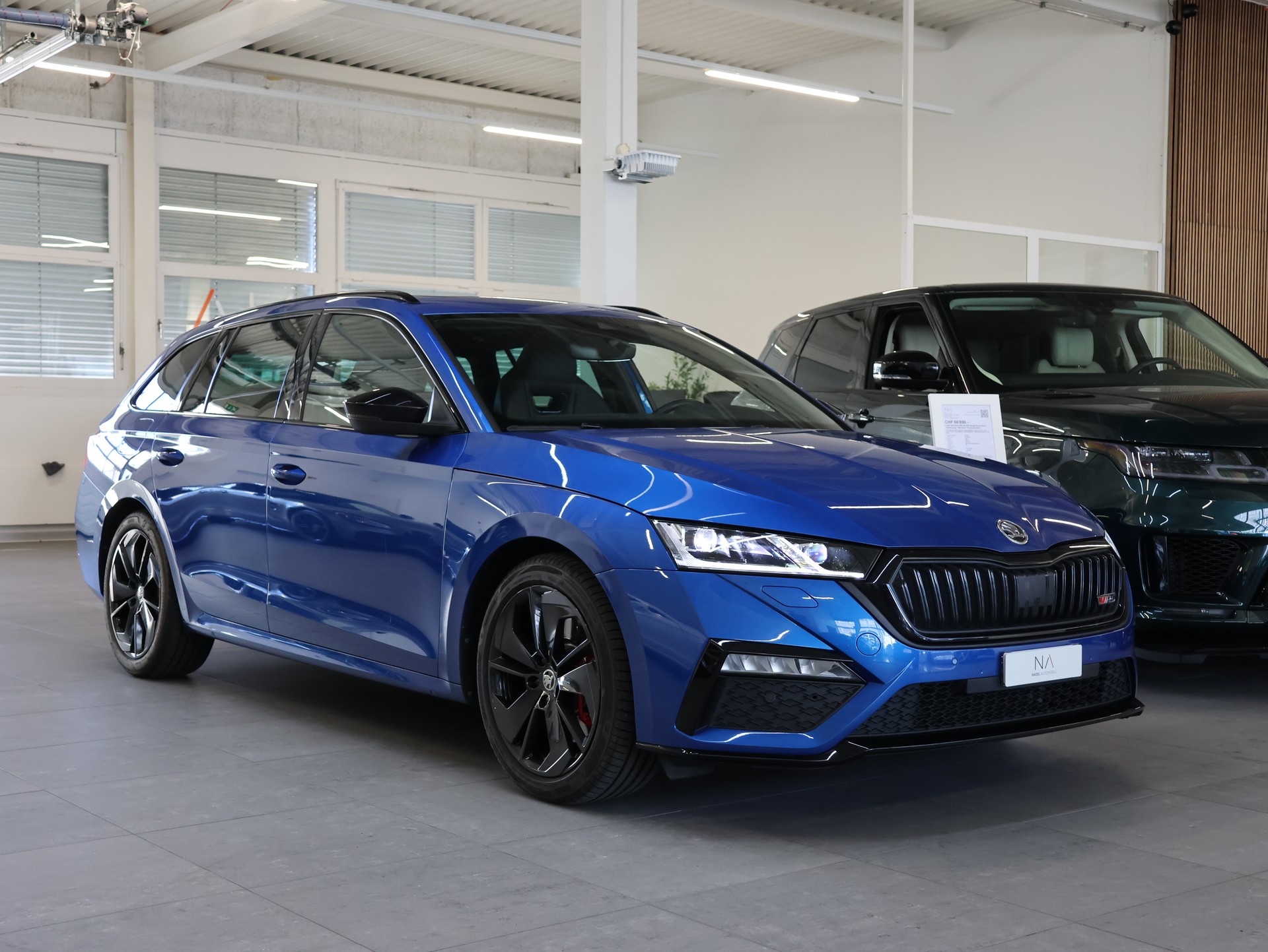 SKODA Octavia Combi 2.0 TSI DSG RS-showroom-element-1