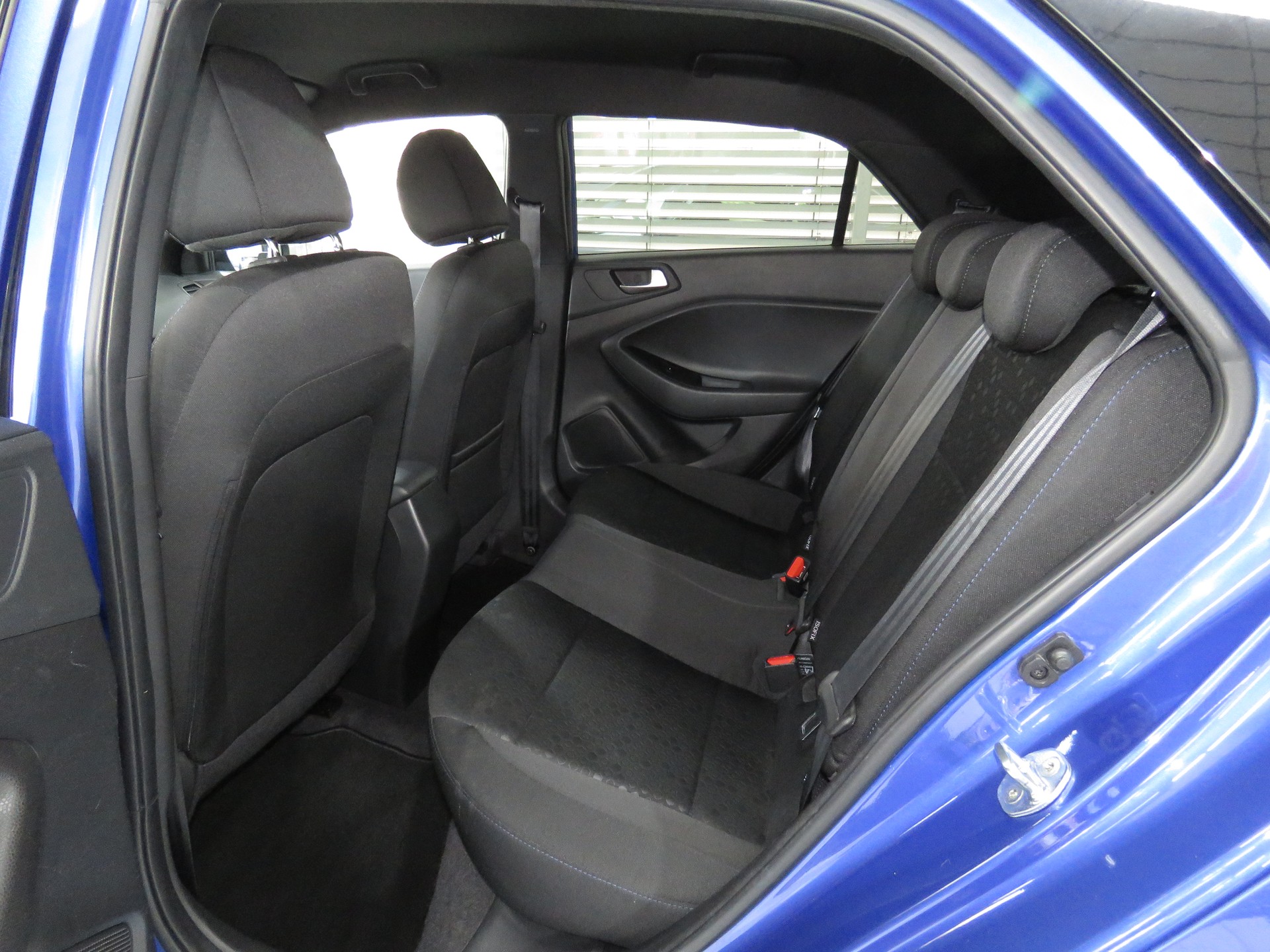 HYUNDAI i20 1.0 T-GDi Amplia DCT Automat-image-8